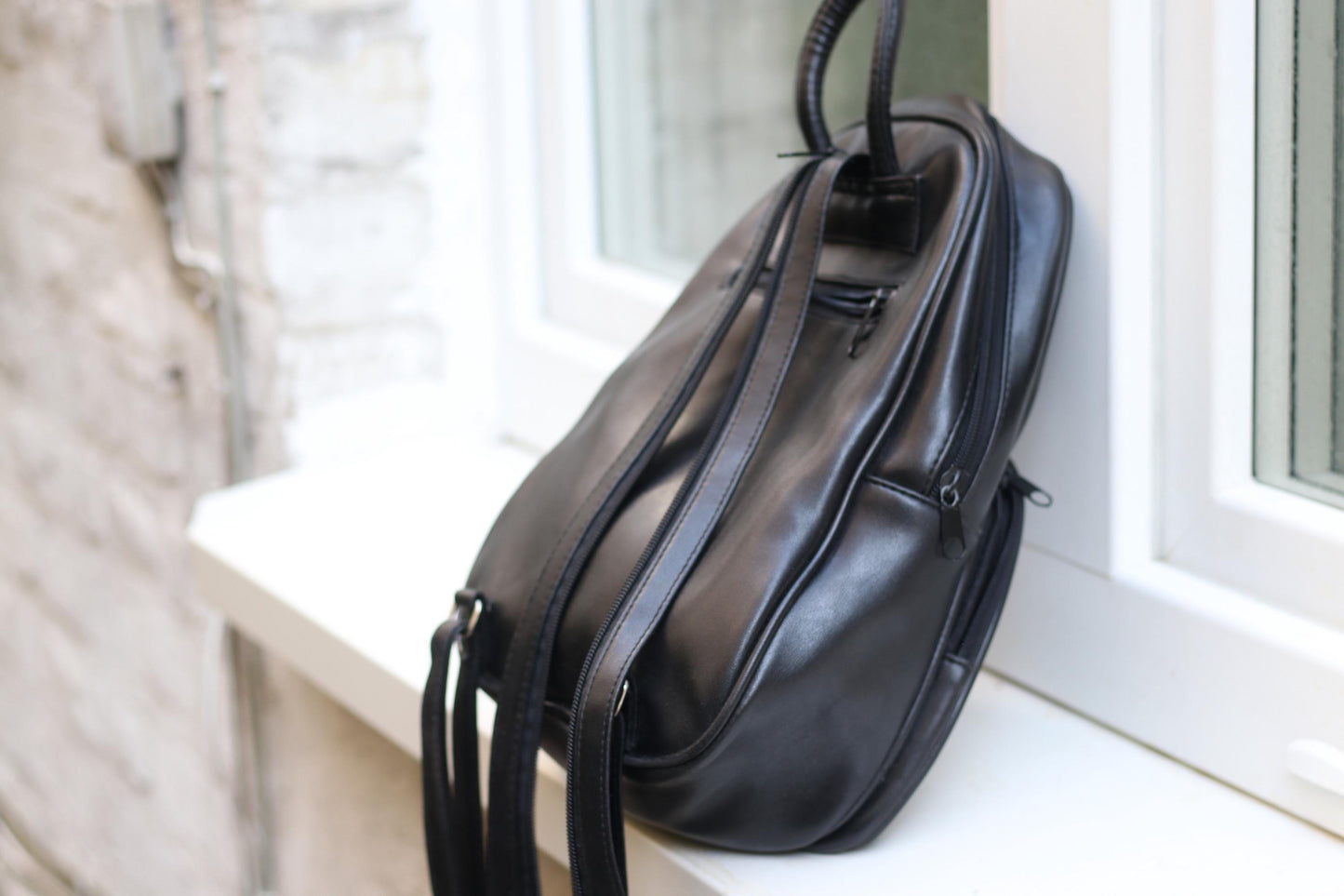 Vintage Leather-Look Mini Backpack: Chic Women's Daypack