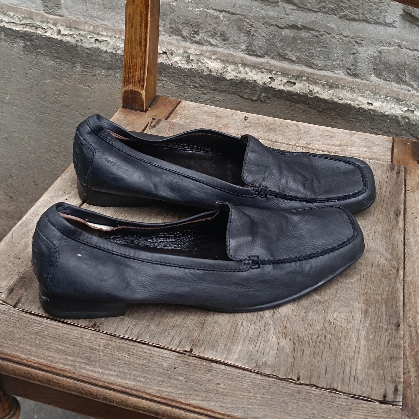 Vintage Italian Leather Loafers: Grifone di Venezia Black Moccasins EU 43