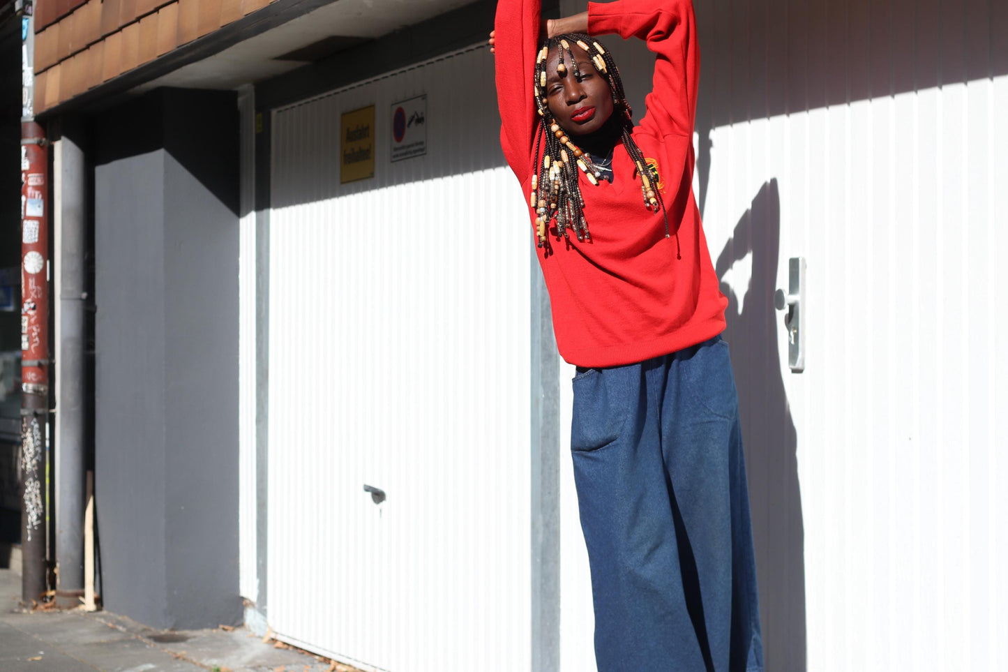 Vintage Red Sweatshirt 90s Crest Logo Pullover Retro College Sportswear Jumper