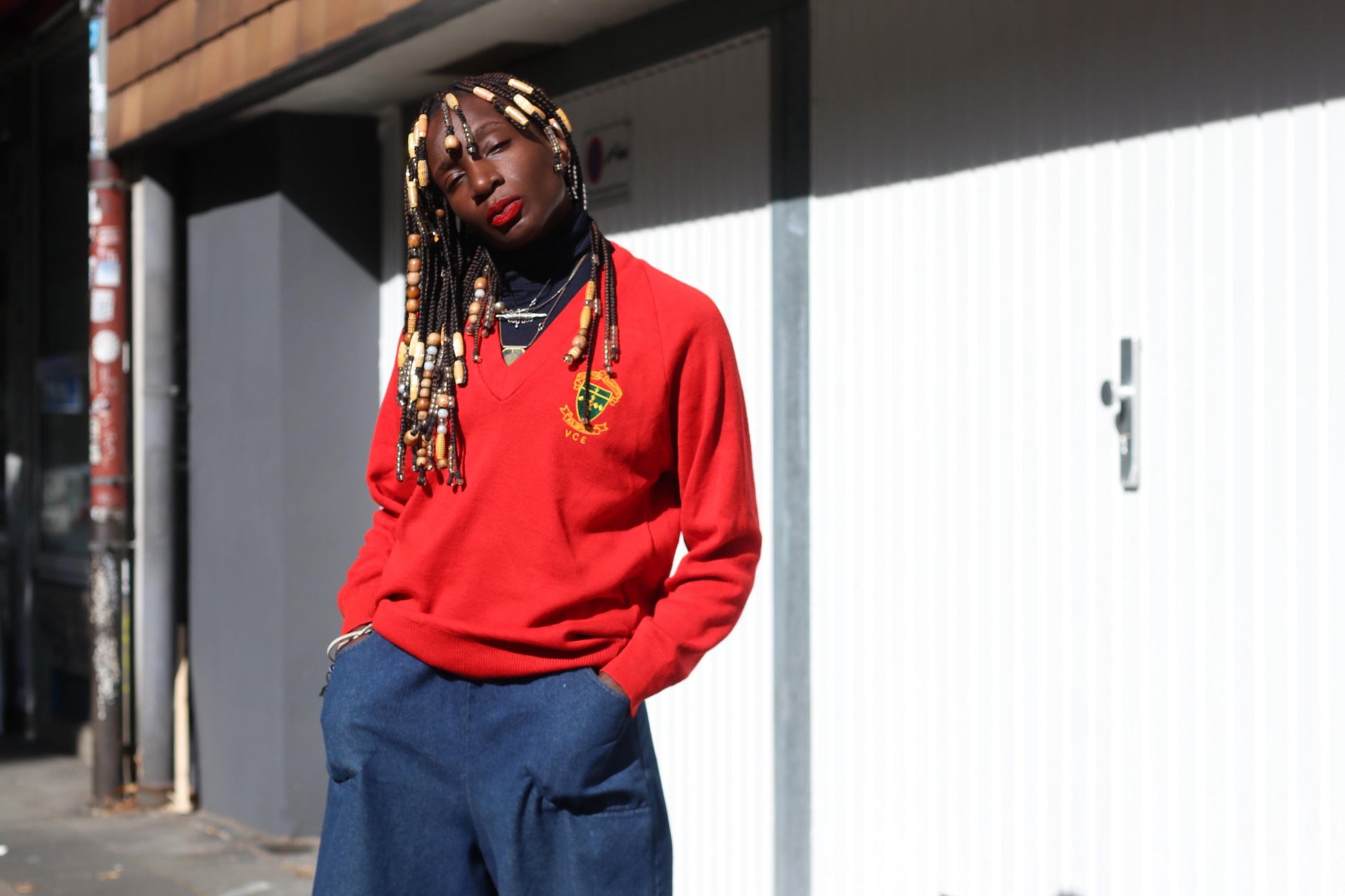 Vintage Red Sweatshirt 90s Crest Logo Pullover Retro College Sportswear Jumper