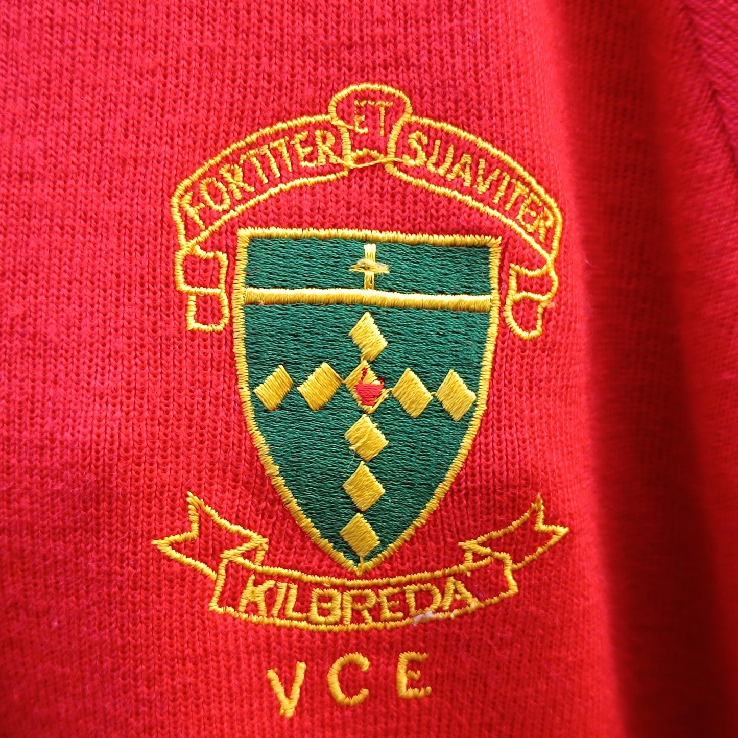 Vintage Red Sweatshirt 90s Crest Logo Pullover Retro College Sportswear Jumper
