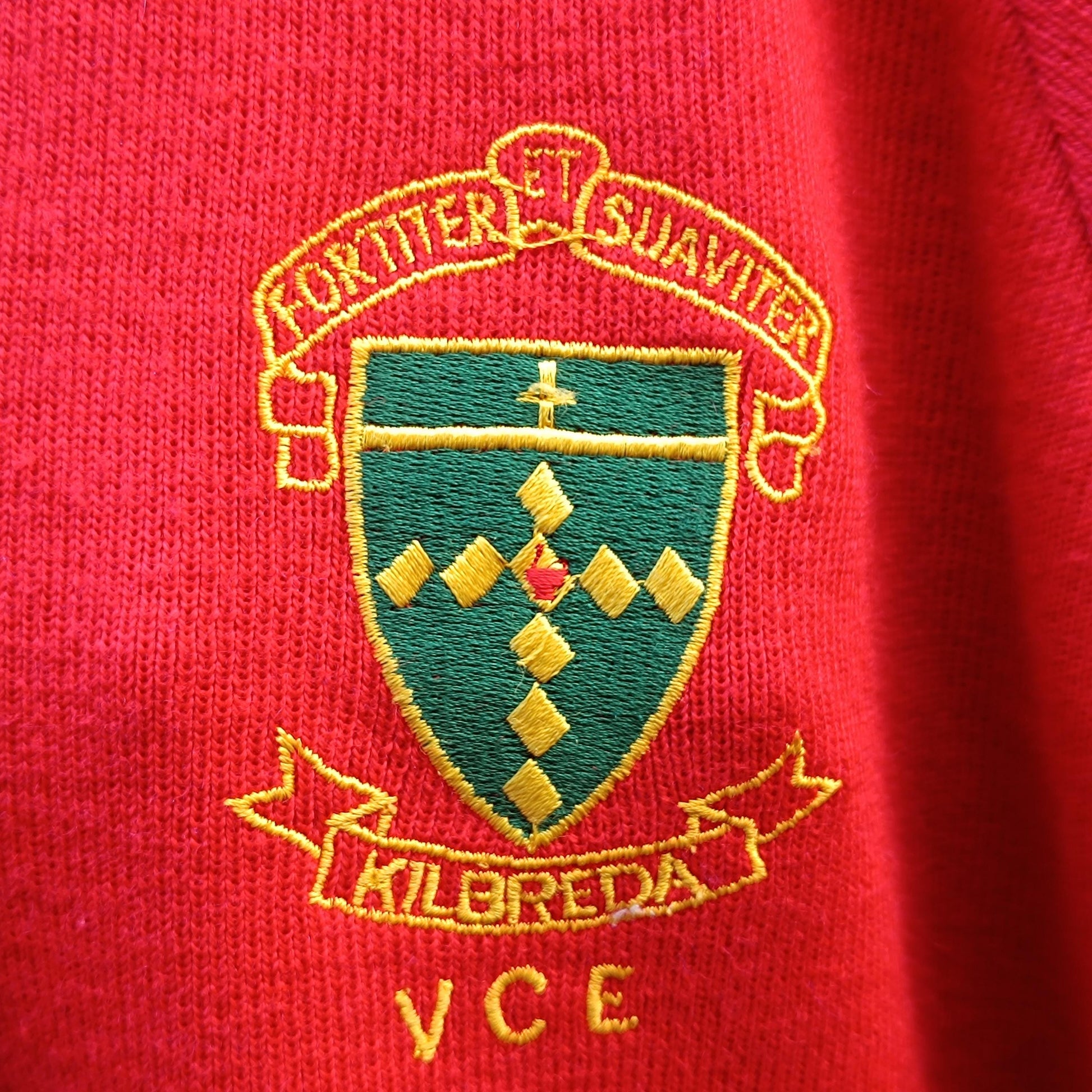 Vintage Red Sweatshirt 90s Crest Logo Pullover Retro College Sportswear Jumper
