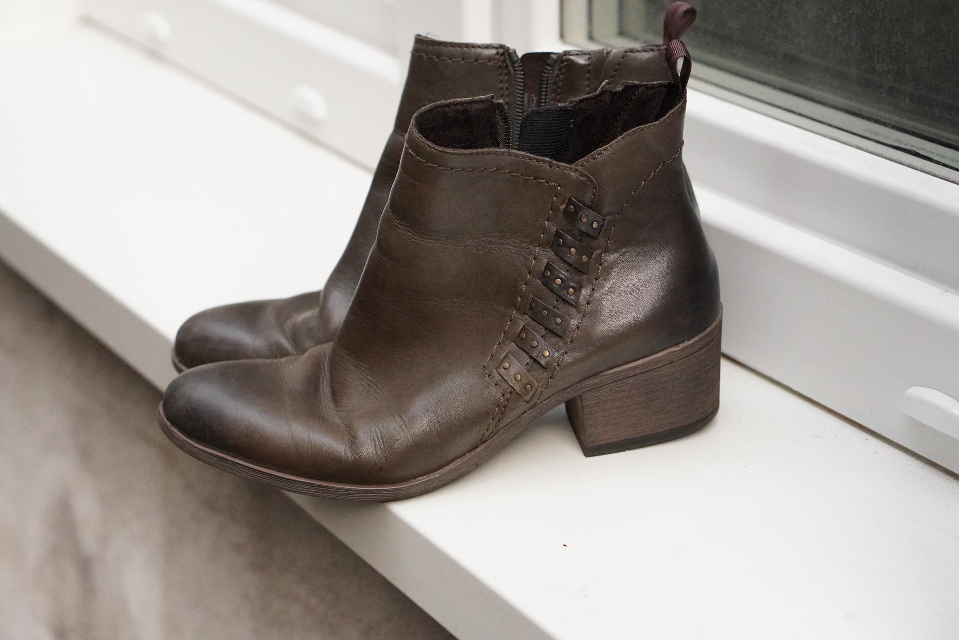 Vintage Brown Leather Ankle Boots: Stud Detail, Block Heel