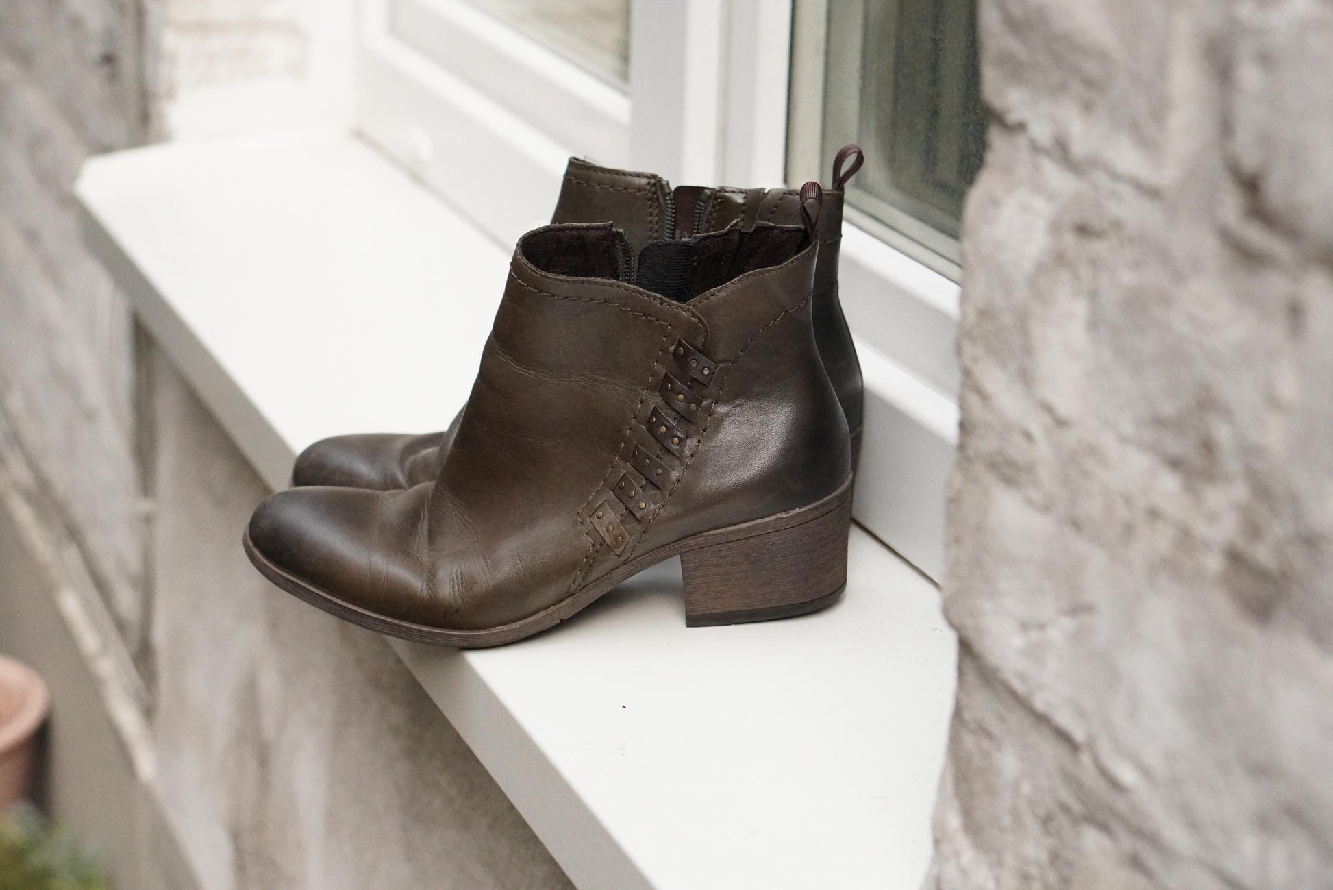 Vintage Brown Leather Ankle Boots: Stud Detail, Block Heel