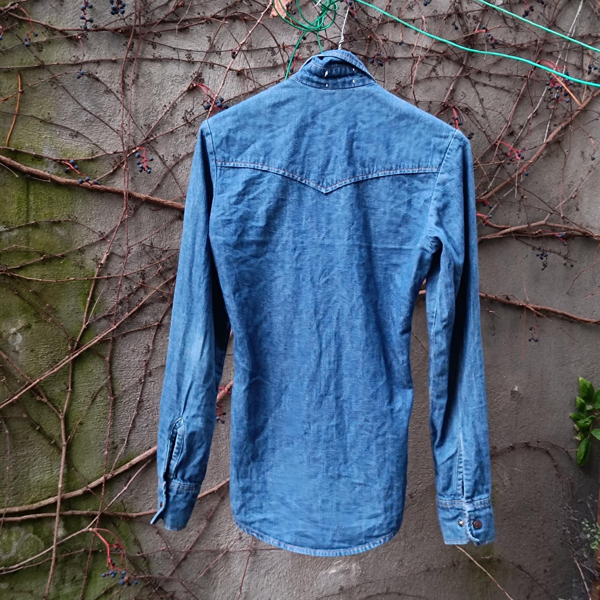 RARE 1973 Levi's Orange Tab Denim Shirt XS Western 70s Slim Fit Pearl Snap