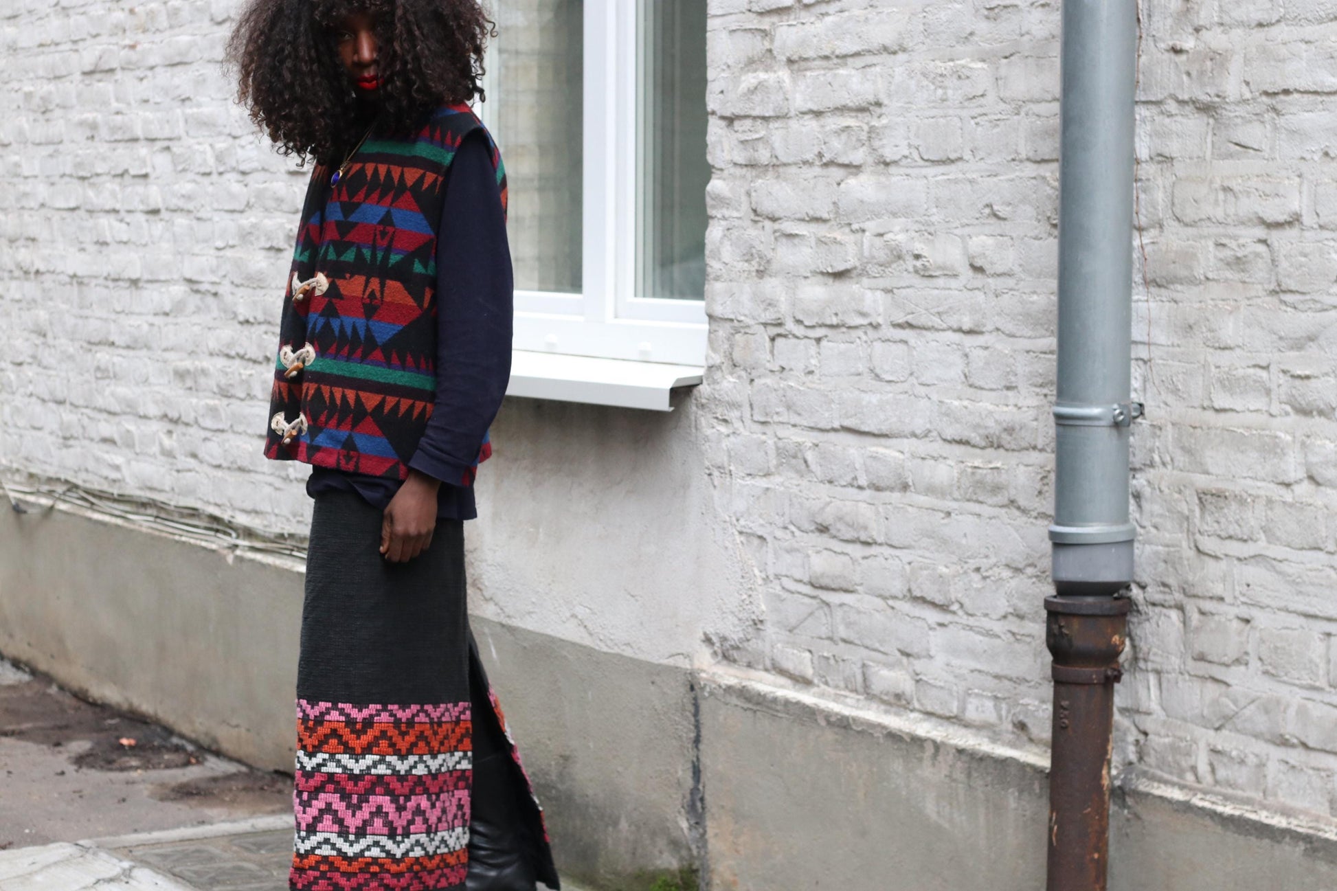 Vintage Knit Maxi Skirt S/XS | Boho Folk Patterned Hem | High Waist Black Knit