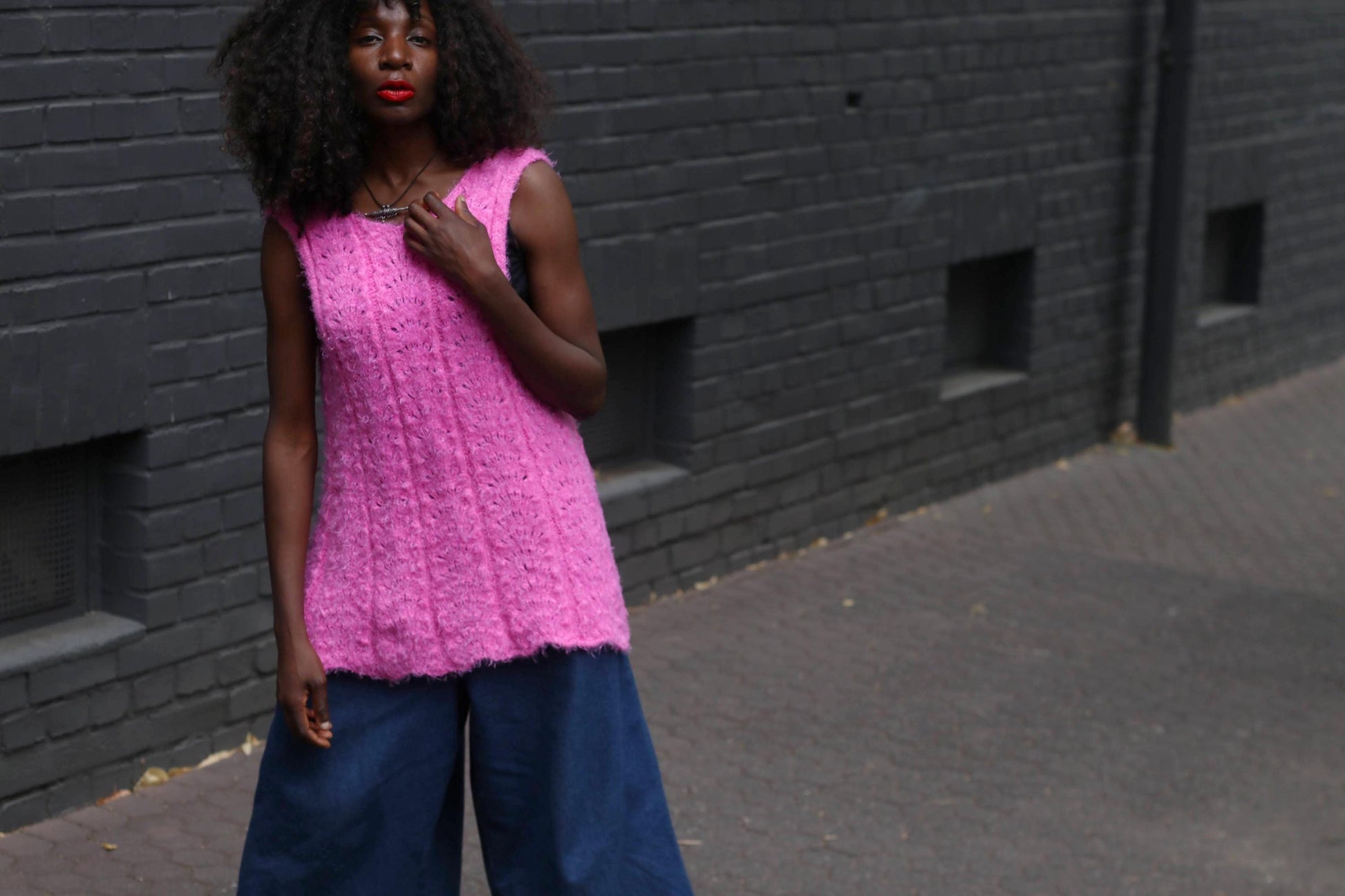 Vintage Fuzzy Pink Knit Vest Top 90s Y2K Hot Pink Loopy Sleeveless Sweater M