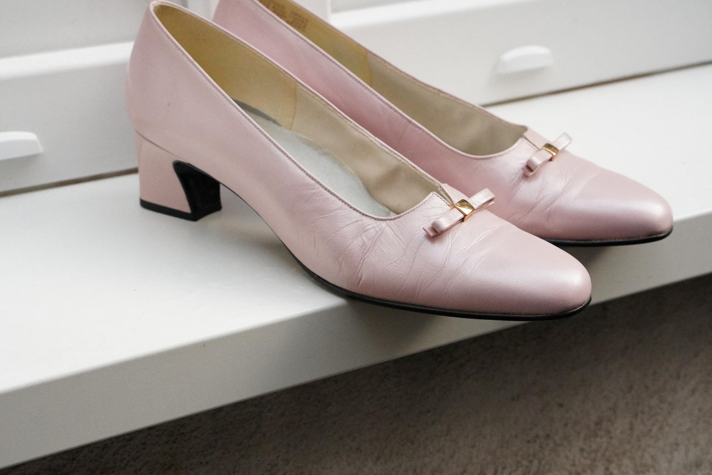 Selby Vintage Pink Leather Pumps, Bow Block Heel, US 10