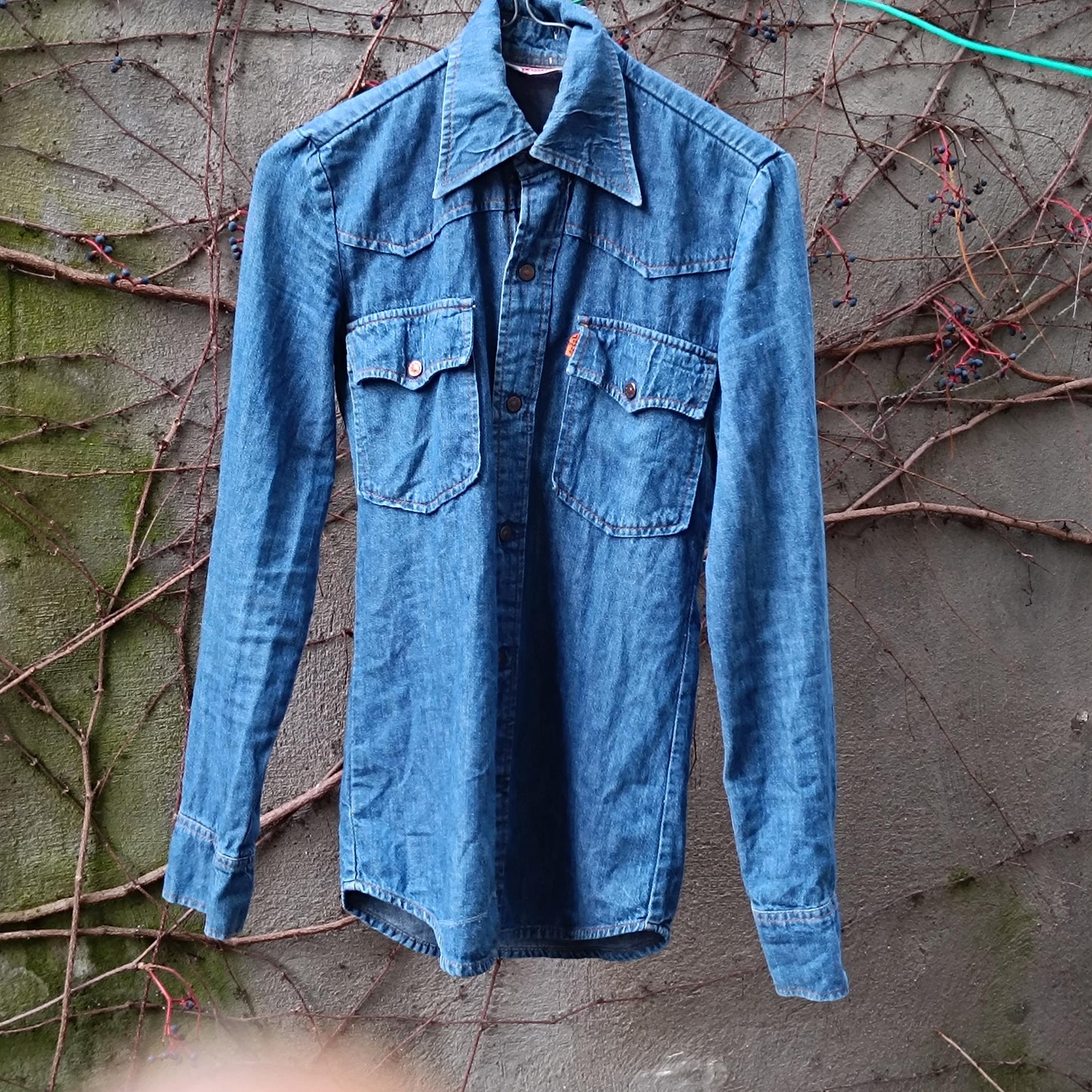 RARE 1973 Levi's Orange Tab Denim Shirt XS Western 70s Slim Fit Pearl Snap