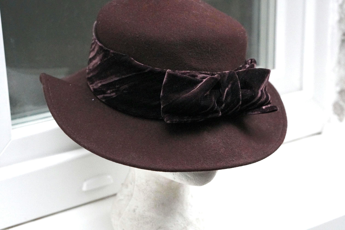 Vintage Brown Wool Felt Cloche Hat| 1940s Unique Crushed Velvet Bow Style