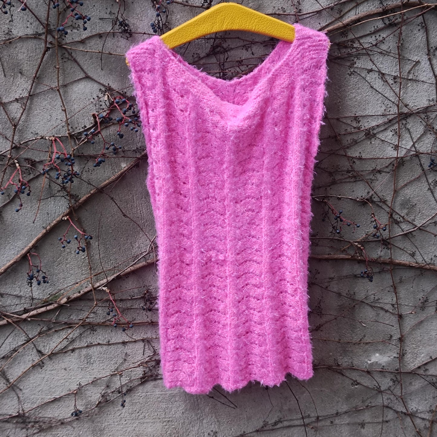 Vintage Fuzzy Pink Knit Vest Top 90s Y2K Hot Pink Loopy Sleeveless Sweater M