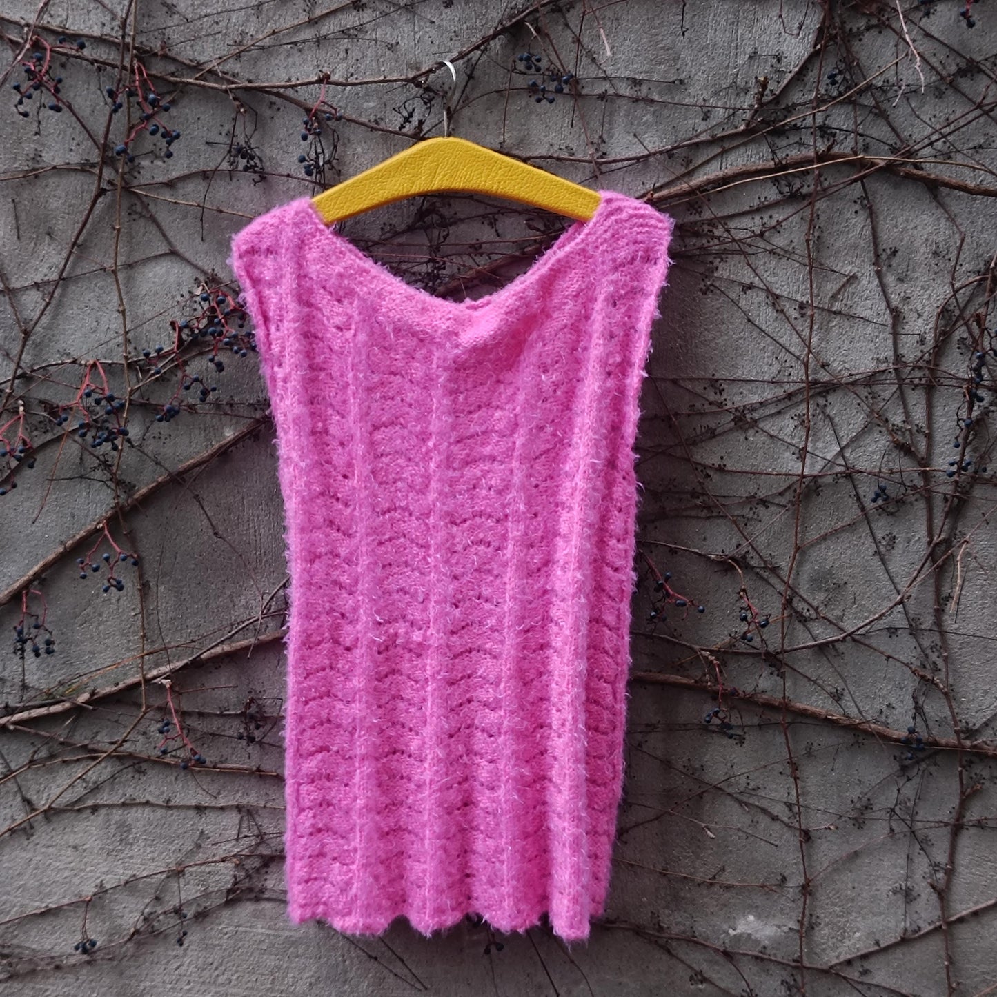 Vintage Fuzzy Pink Knit Vest Top 90s Y2K Hot Pink Loopy Sleeveless Sweater M