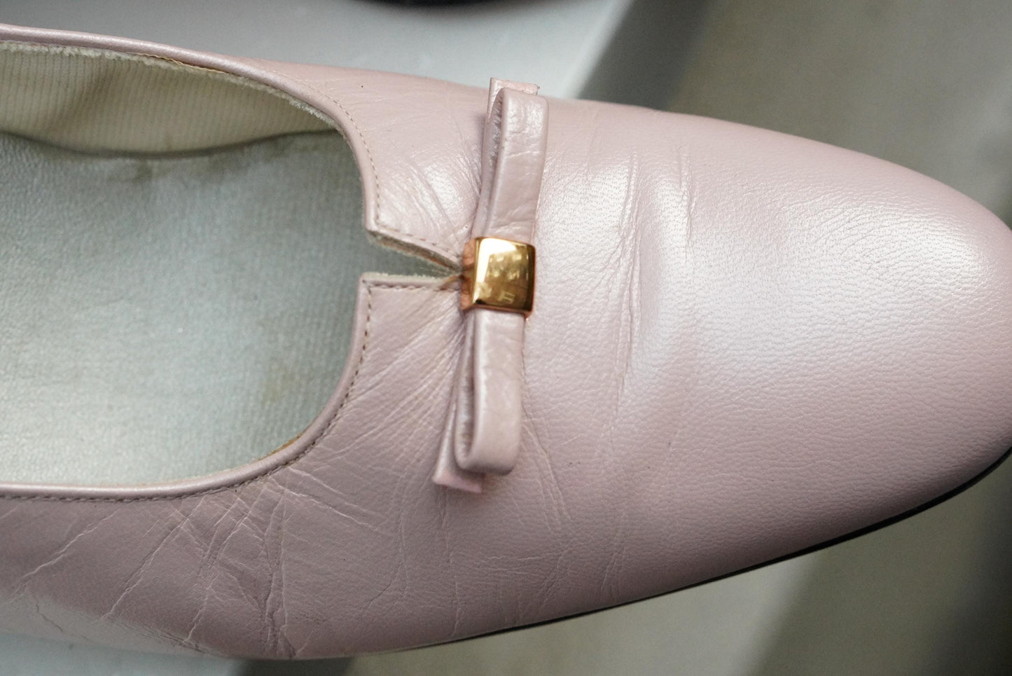 Selby Vintage Pink Leather Pumps, Bow Block Heel, US 10