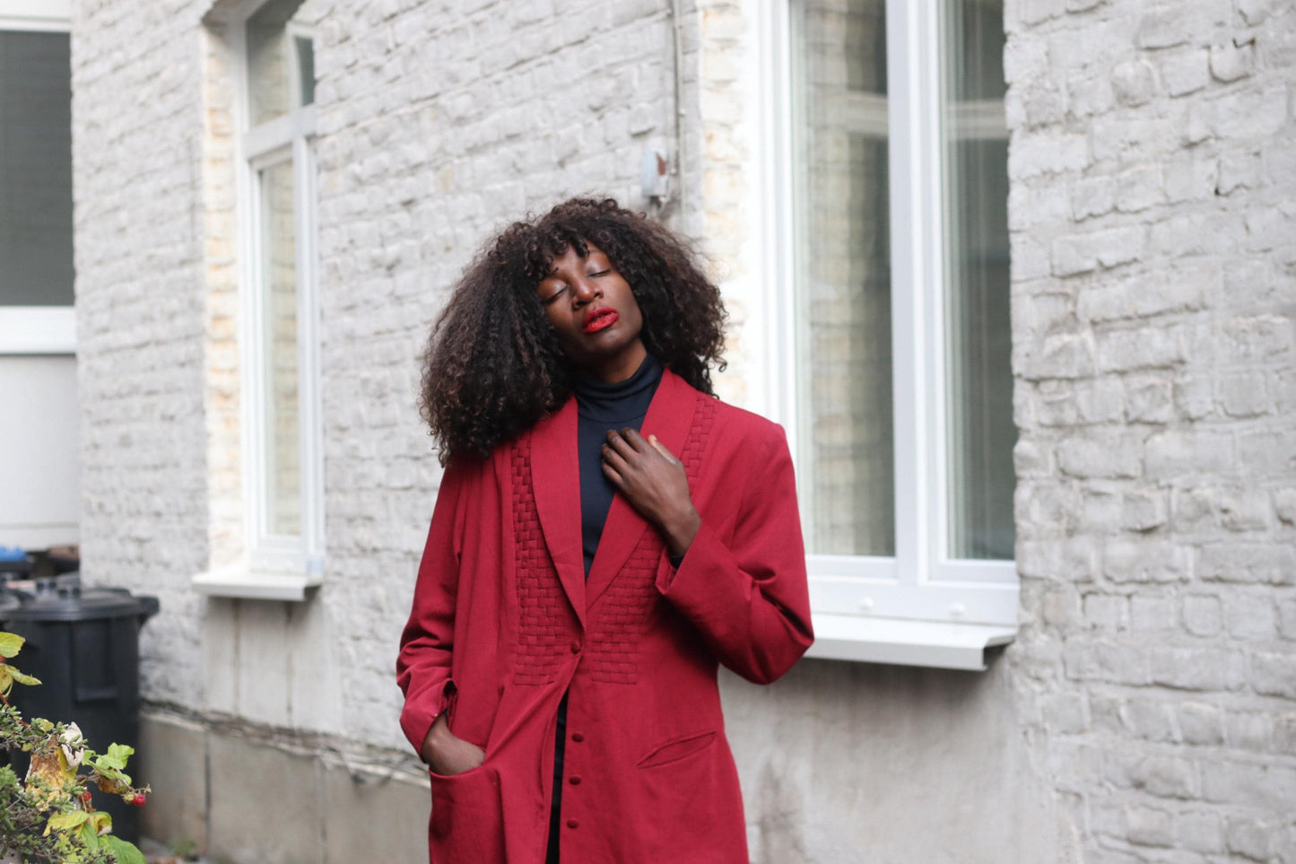 80s Red Blazer| Vintage Women's Blazer with Pleated Details| Minimalist Chic Long Sleeved Blazer