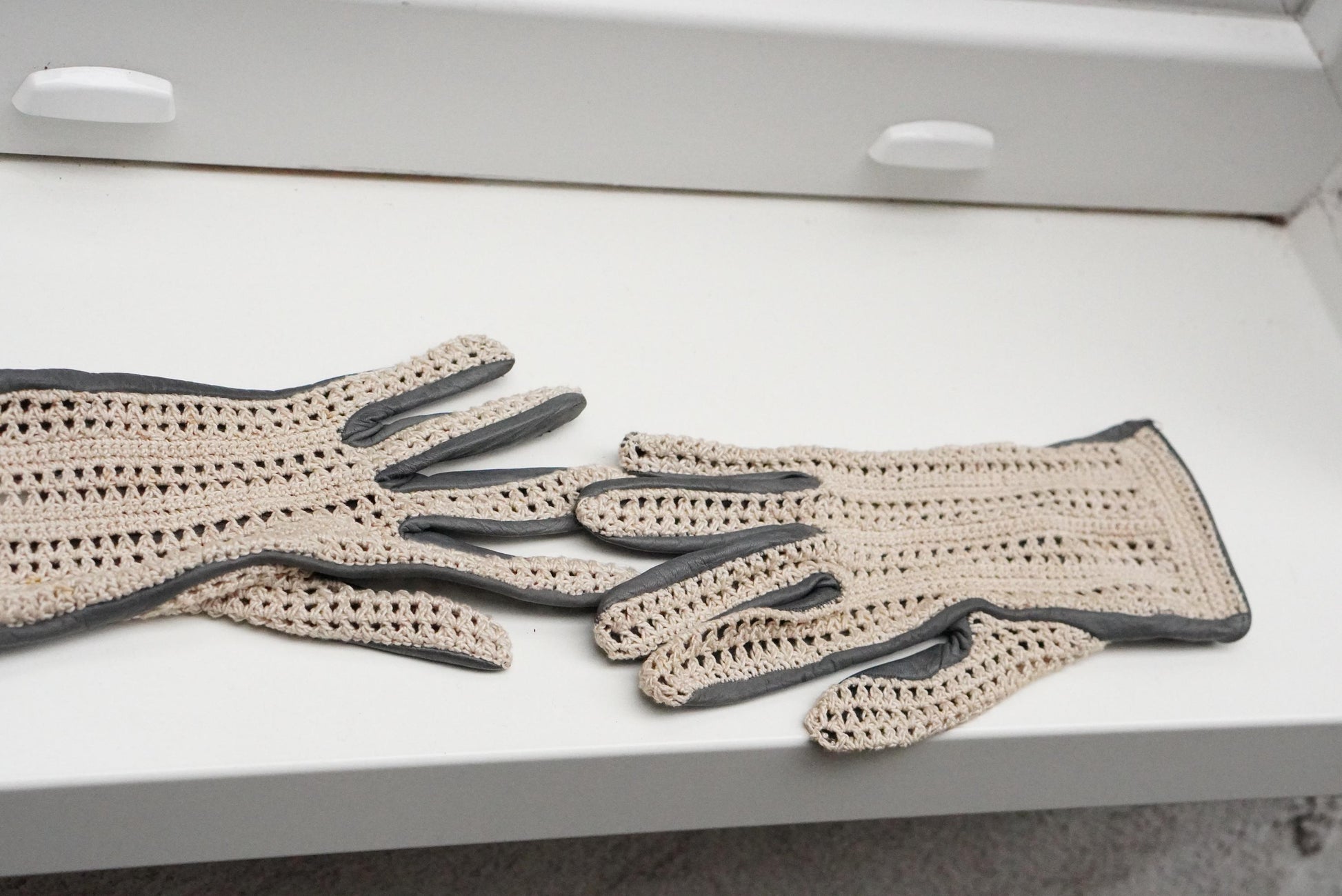 Vintage Crochet Leather Driving Gloves Cream Beige 70s Boho Chic Mittens Small