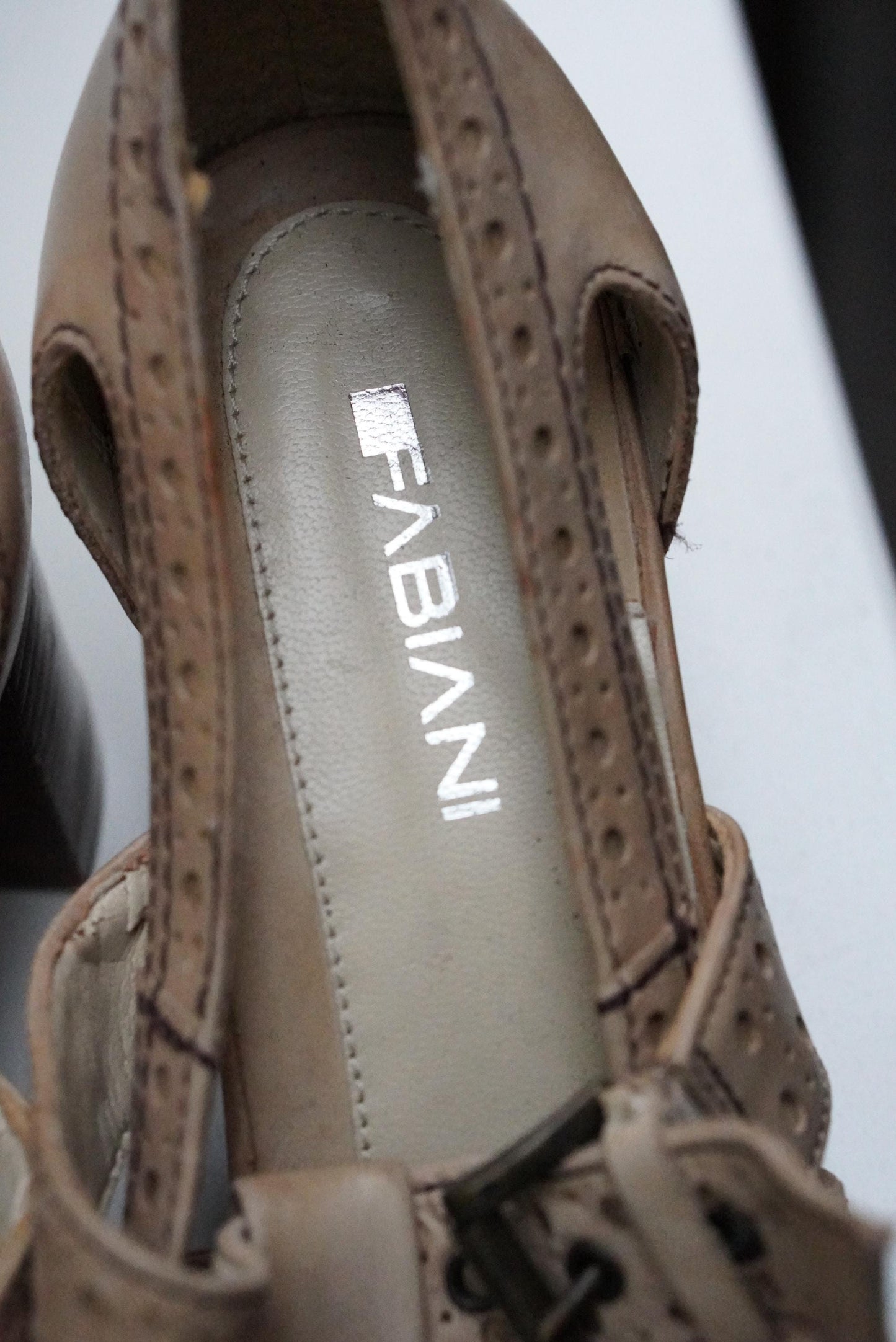 Fabiani Vintage Leather T Strap Brogue Heels Nude Pumps EU 36