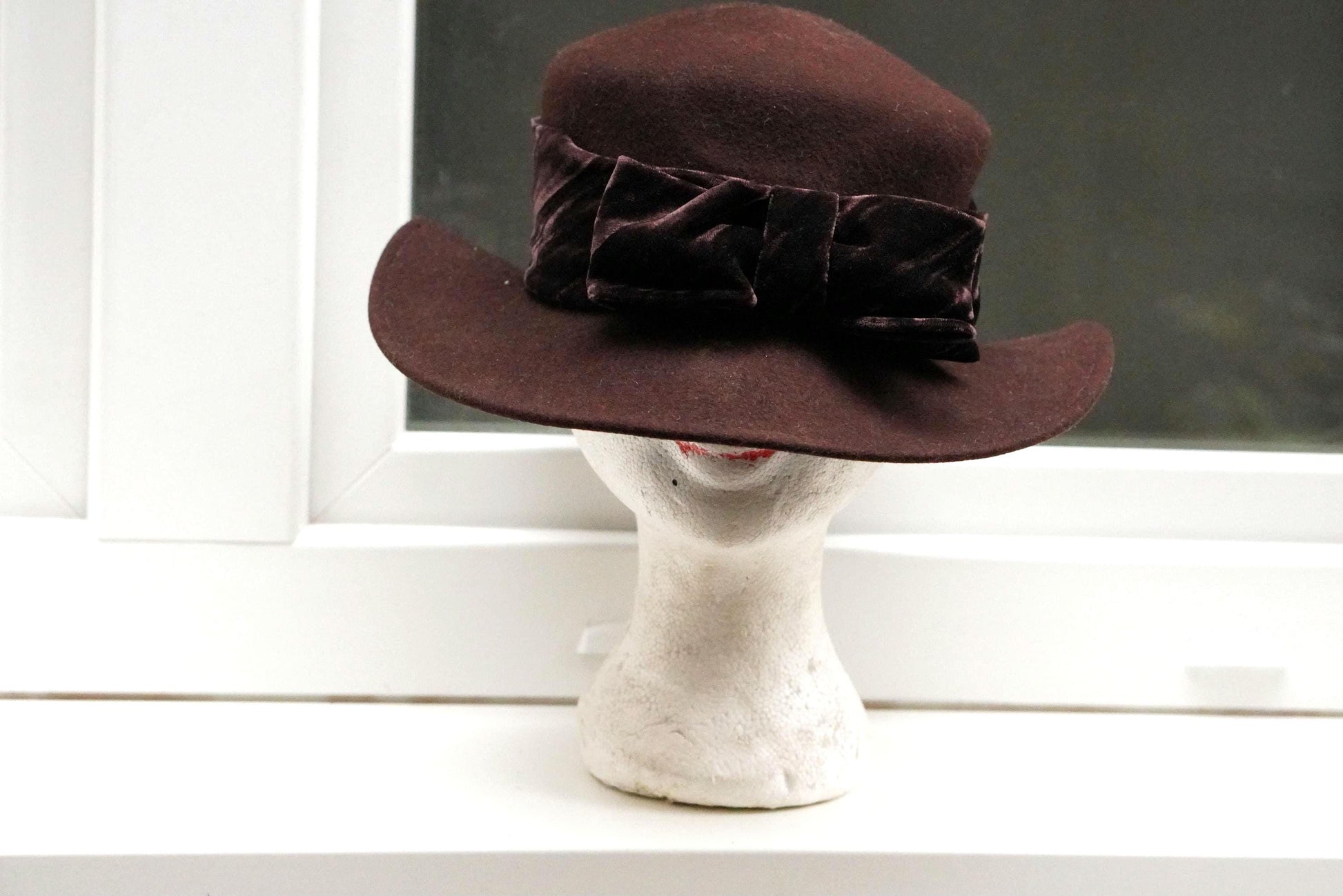 Vintage Brown Wool Felt Cloche Hat| 1940s Unique Crushed Velvet Bow Style