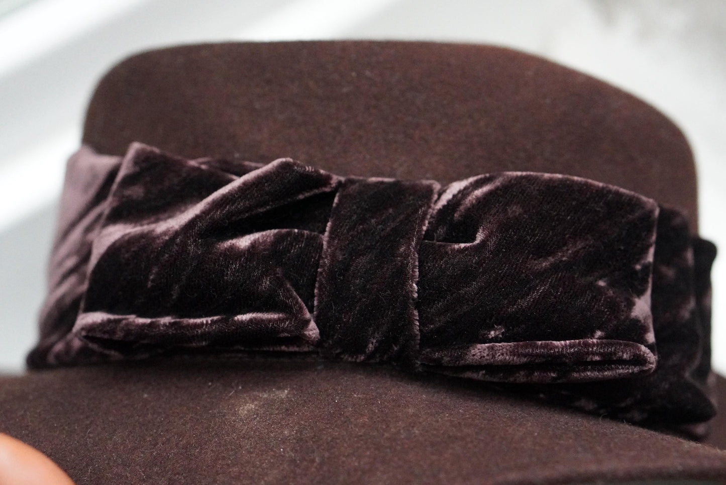 Vintage Brown Wool Felt Cloche Hat| 1940s Unique Crushed Velvet Bow Style