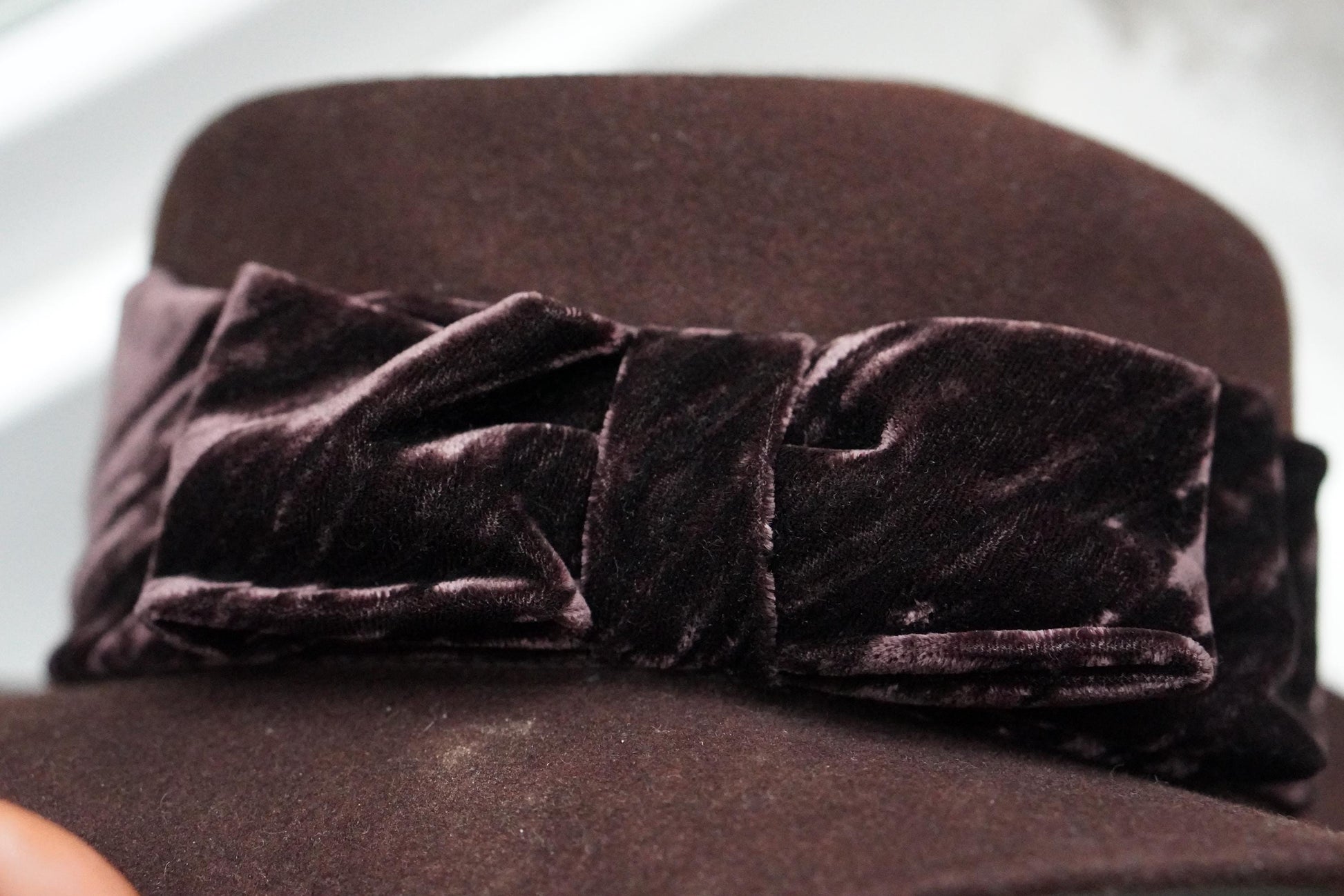 Vintage Brown Wool Felt Cloche Hat| 1940s Unique Crushed Velvet Bow Style