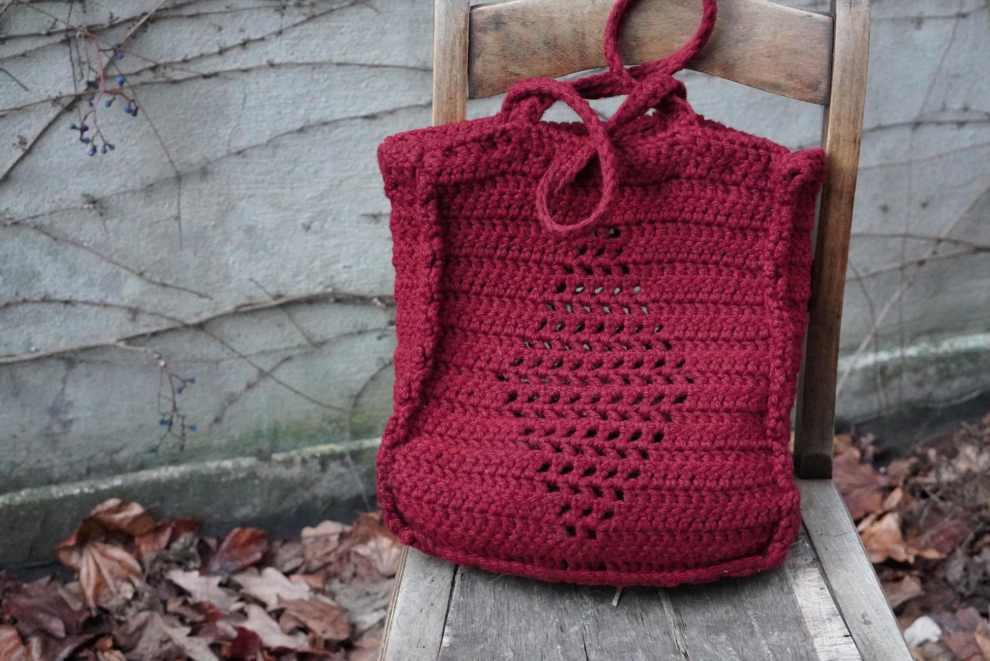 Vintage Crochet Tote Bag| Burgundy Red Knit Shoulder Tote| Diamond Pattern Boho Purse
