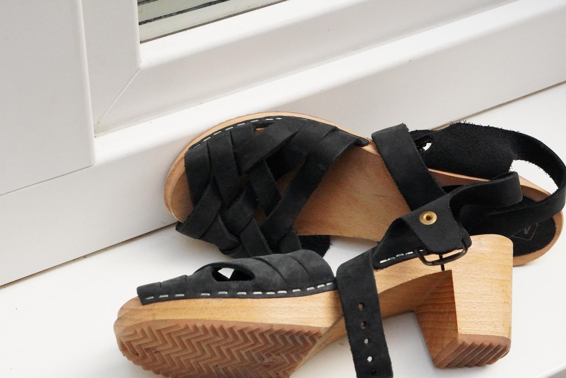 Vintage Swedish Black Leather Clogs Wooden Heel| 90s Sandals Moheda Toffeln Boho Shoes