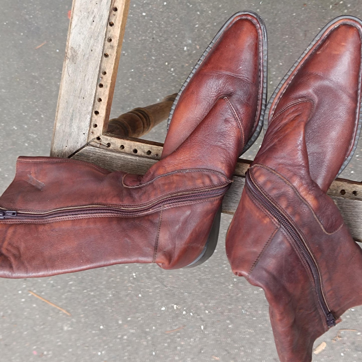 Vintage Cowgirl Brown Leather Boots Pointed Toe Zip Up Mid Calf Boho Western 90s Aesthetic