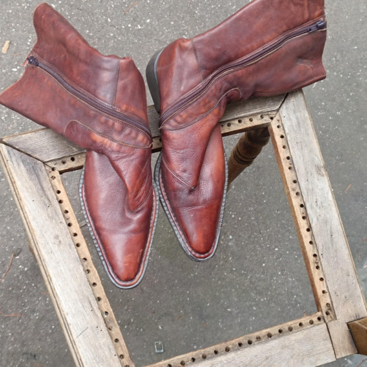 Vintage Cowgirl Brown Leather Boots Pointed Toe Zip Up Mid Calf Boho Western 90s Aesthetic