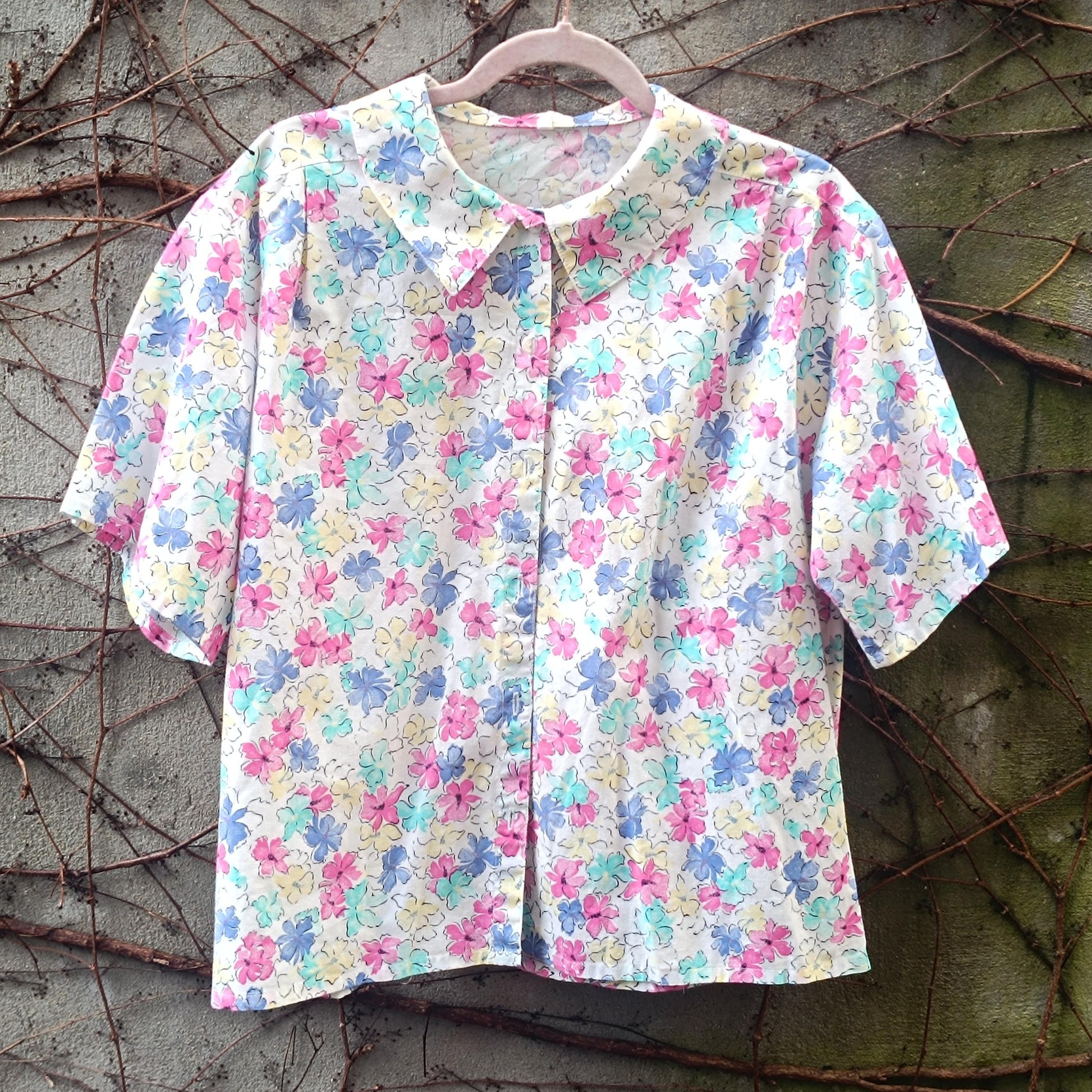Vintage 80s Floral Blouse Camp Collar Pastel Shirt Abstract Flower Print Top Cotton
