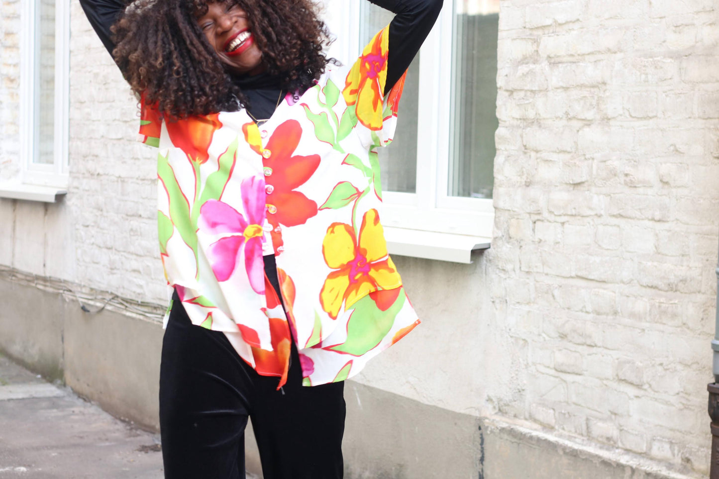 Vintage Tropical Floral Button-Up Blouse | Size S-M