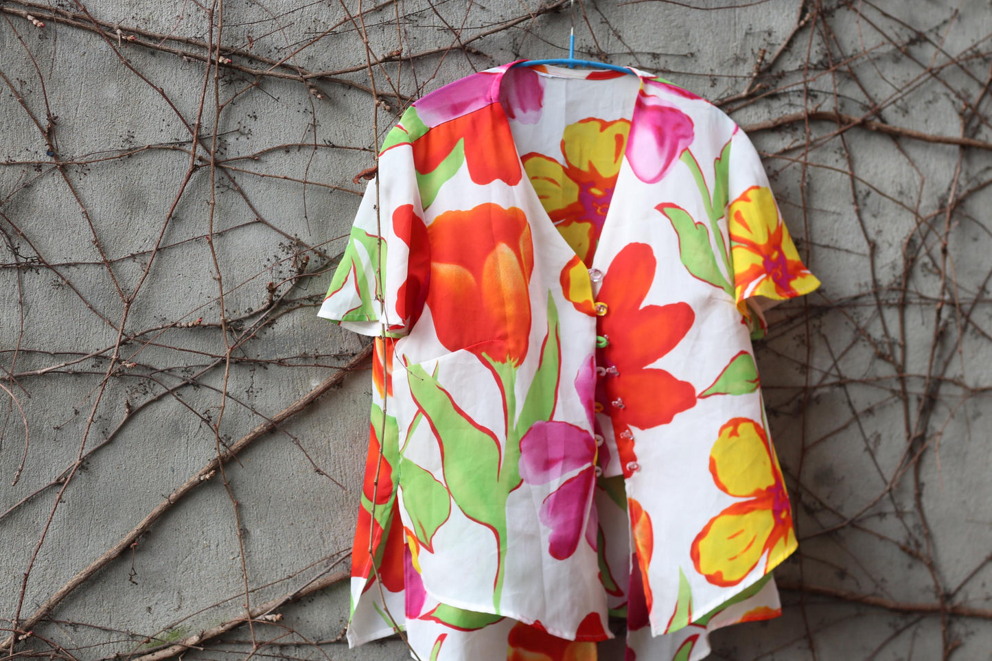 Vintage Tropical Floral Button-Up Blouse | Size S-M