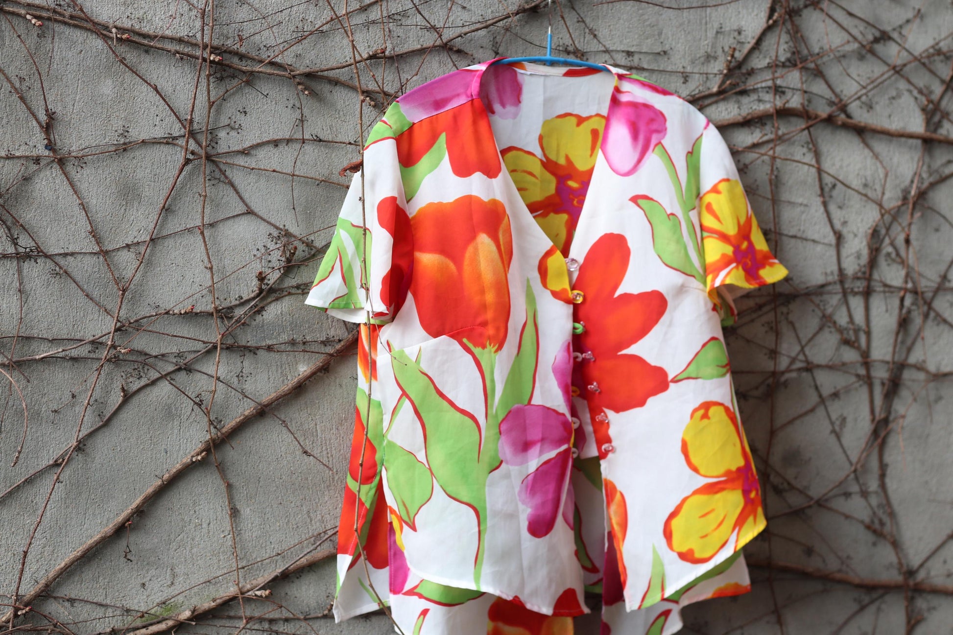 Vintage Tropical Floral Button-Up Blouse | Size S-M