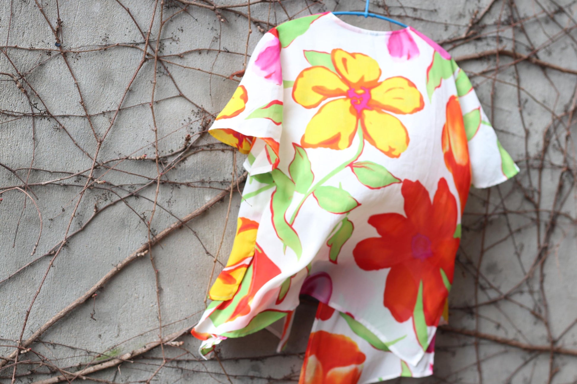 Vintage Tropical Floral Button-Up Blouse | Size S-M