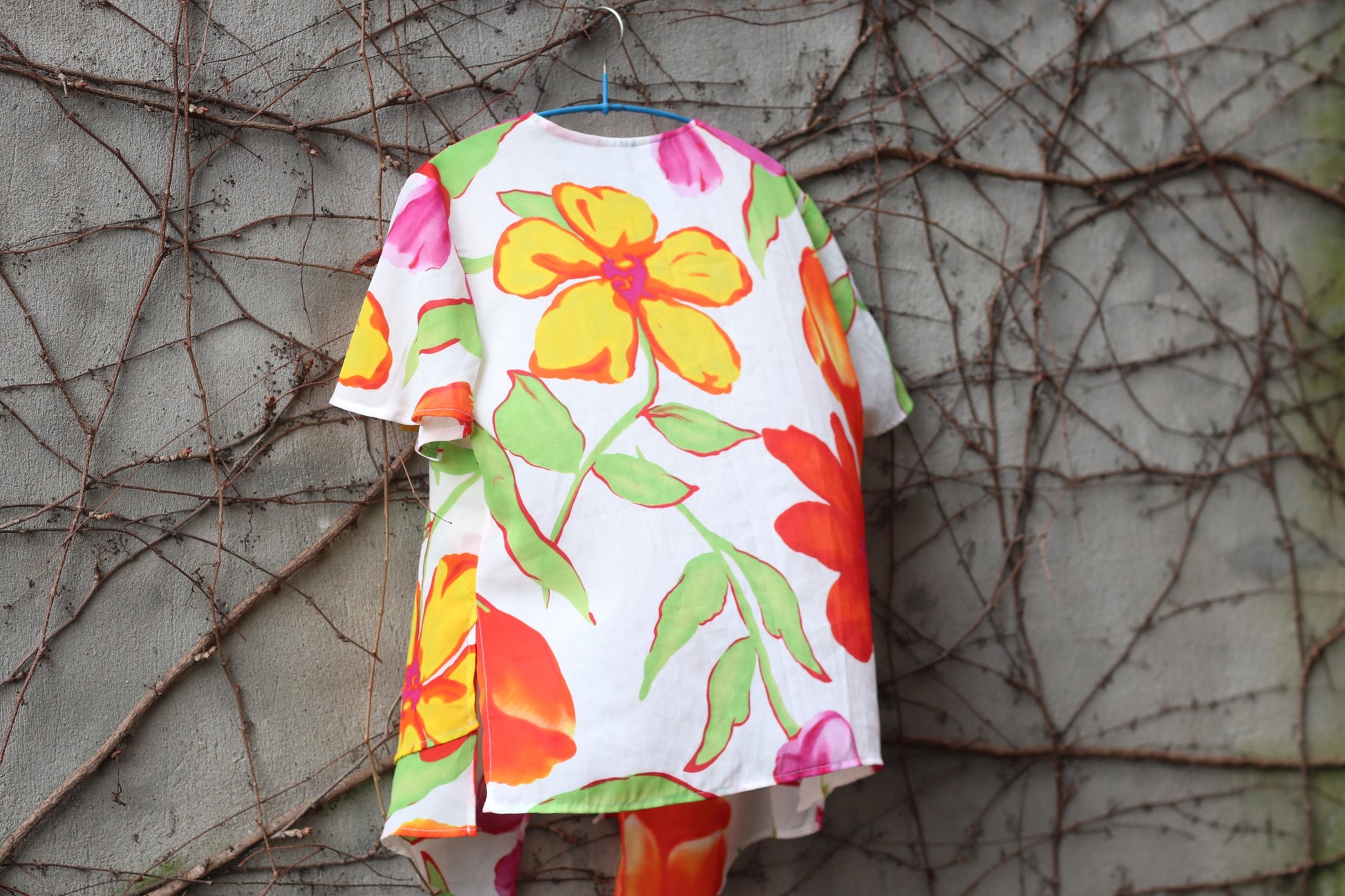 Vintage Tropical Floral Button-Up Blouse | Size S-M