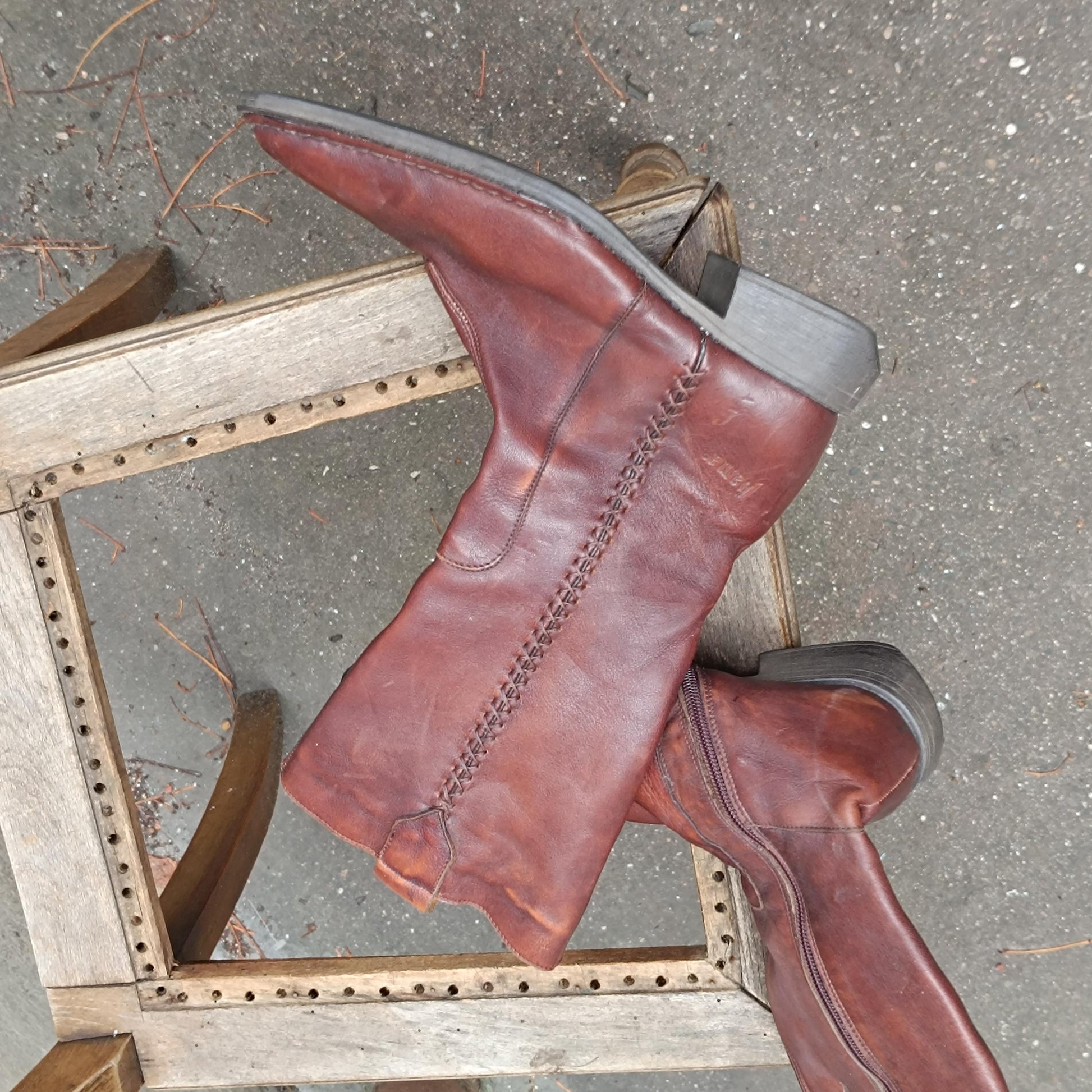 Vintage Cowgirl Brown Leather Boots Pointed Toe Zip Up Mid Calf Boho Western 90s Aesthetic