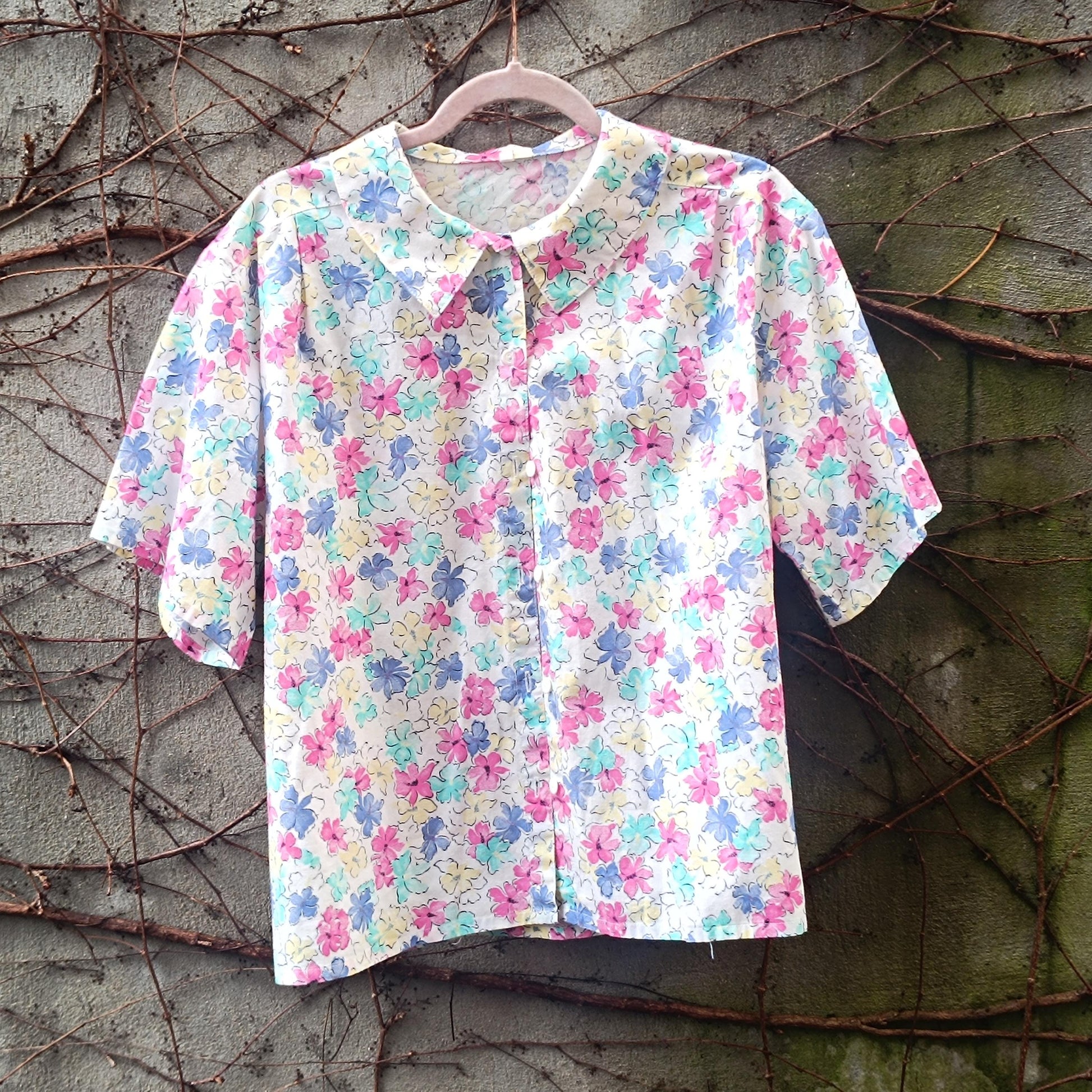 Vintage 80s Floral Blouse Camp Collar Pastel Shirt Abstract Flower Print Top Cotton