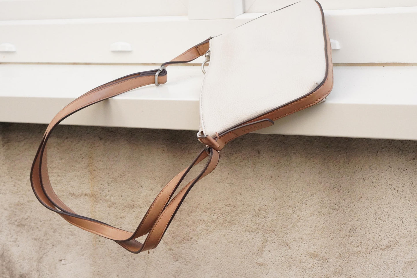 Esprit Crossbody Bag Cream White Faux Leather Vintage Minimalist Shoulder Purse