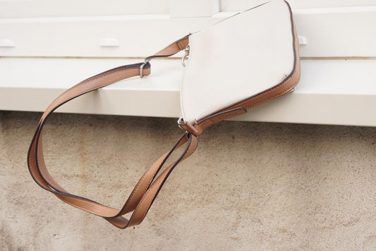 Esprit Crossbody Bag Cream White Faux Leather Vintage Minimalist Shoulder Purse