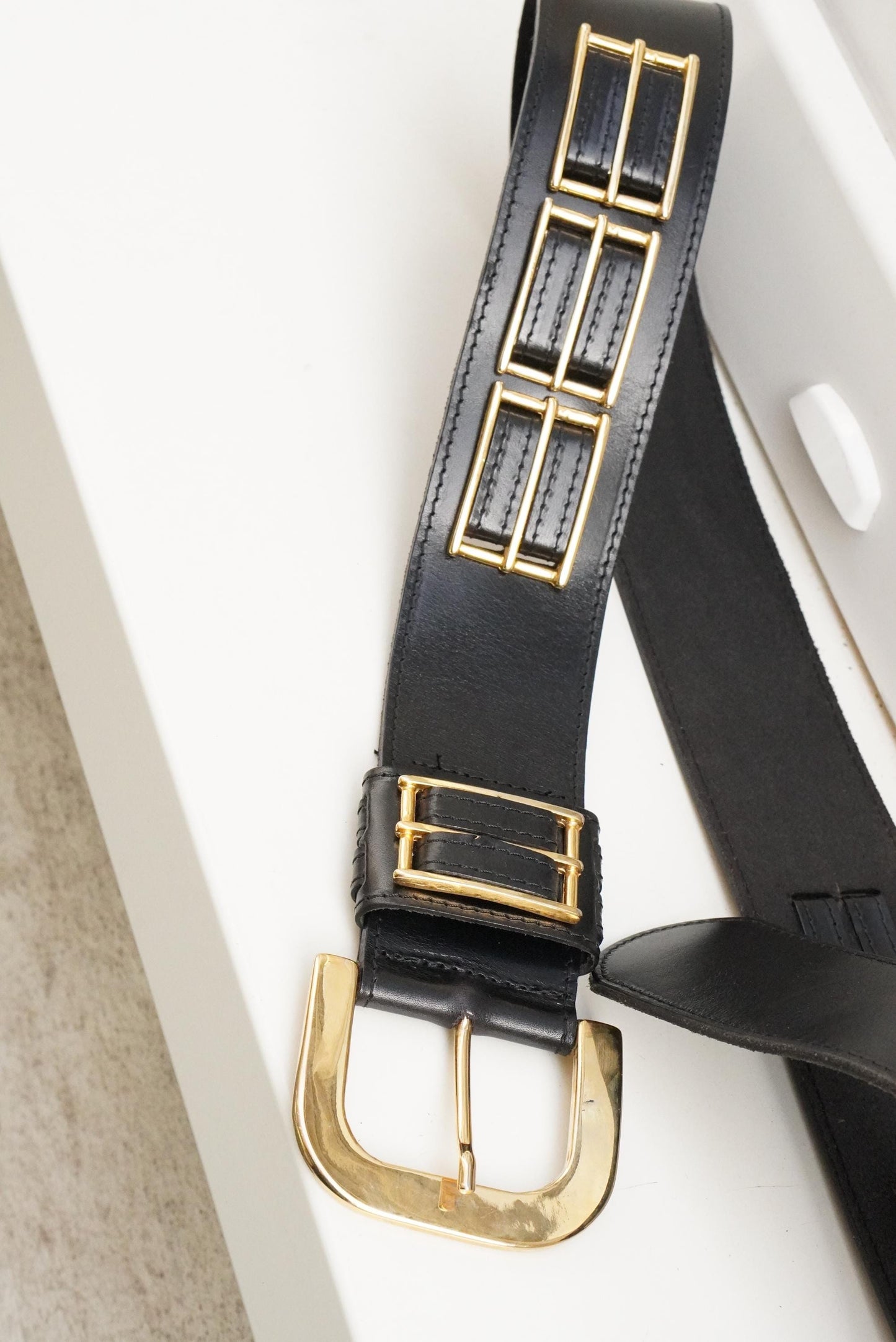 Vintage Black Leather Wide Belt with Gold Buckle – Statement Waist Cinch