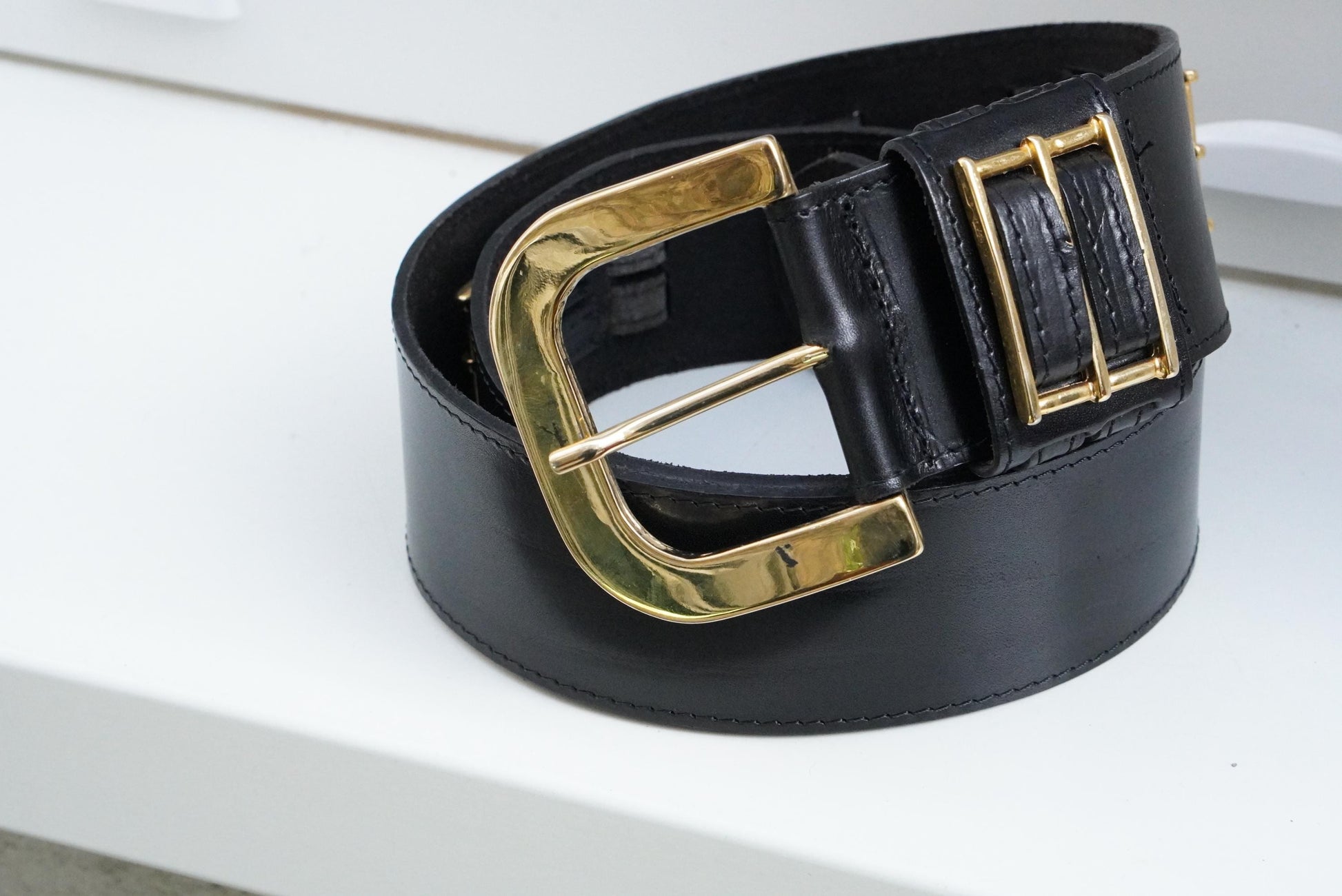 Vintage Black Leather Wide Belt with Gold Buckle – Statement Waist Cinch