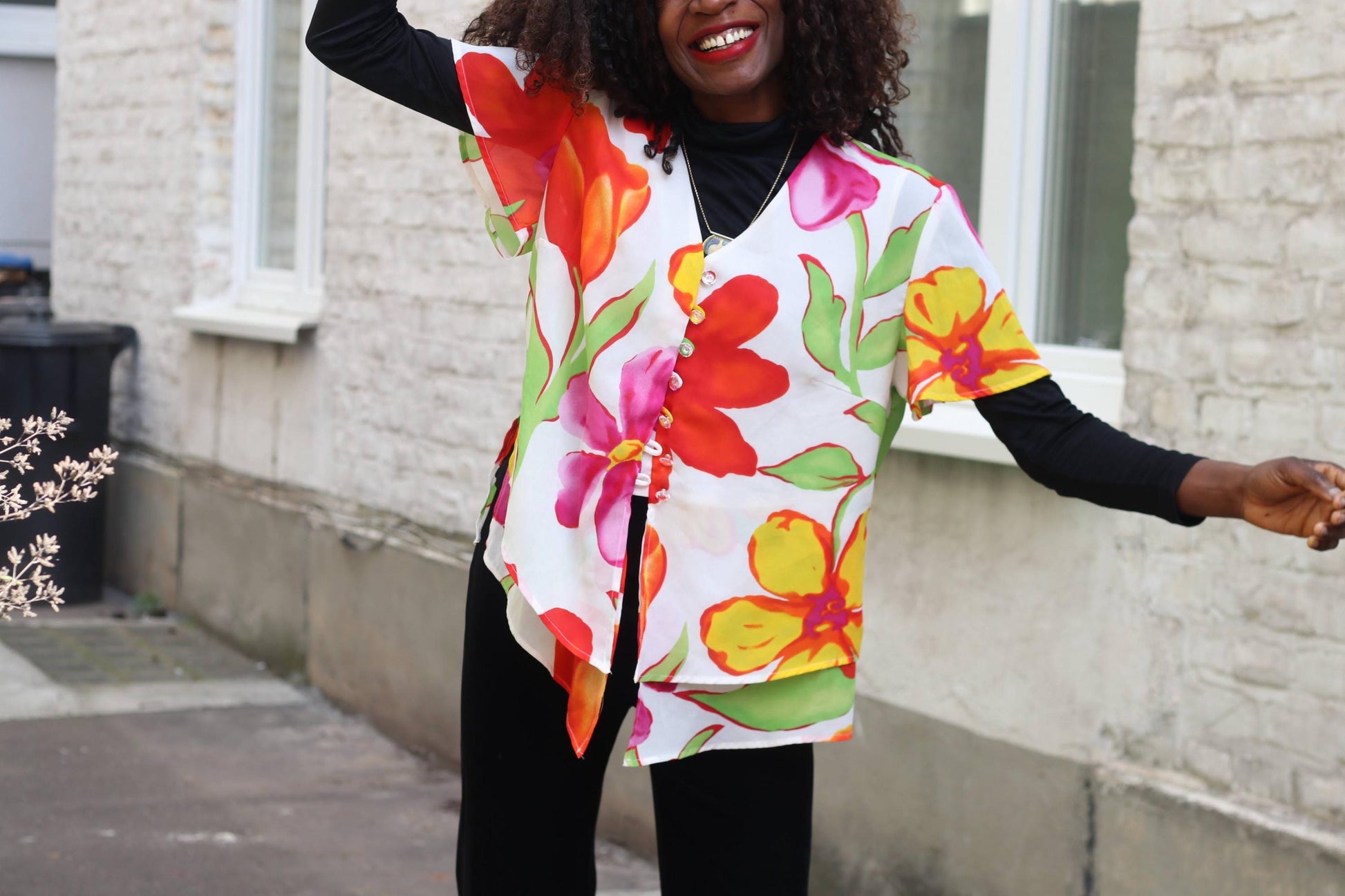 Vintage Tropical Floral Button-Up Blouse | Size S-M