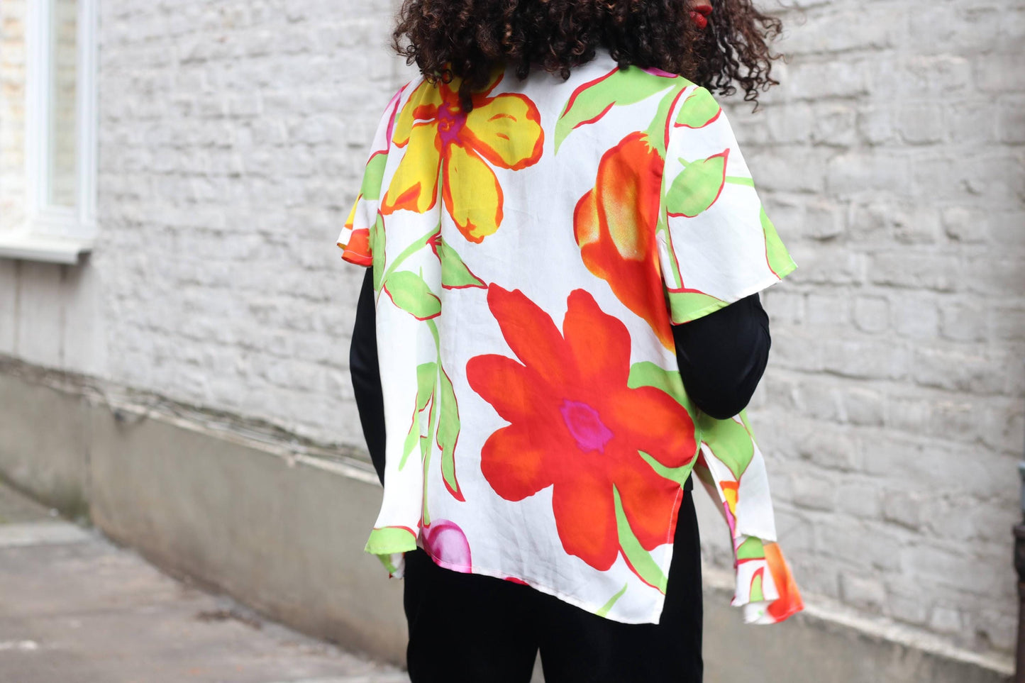 Vintage Tropical Floral Button-Up Blouse | Size S-M