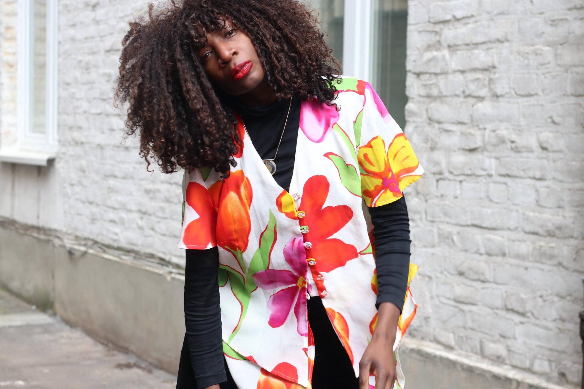 Vintage Tropical Floral Button-Up Blouse | Size S-M