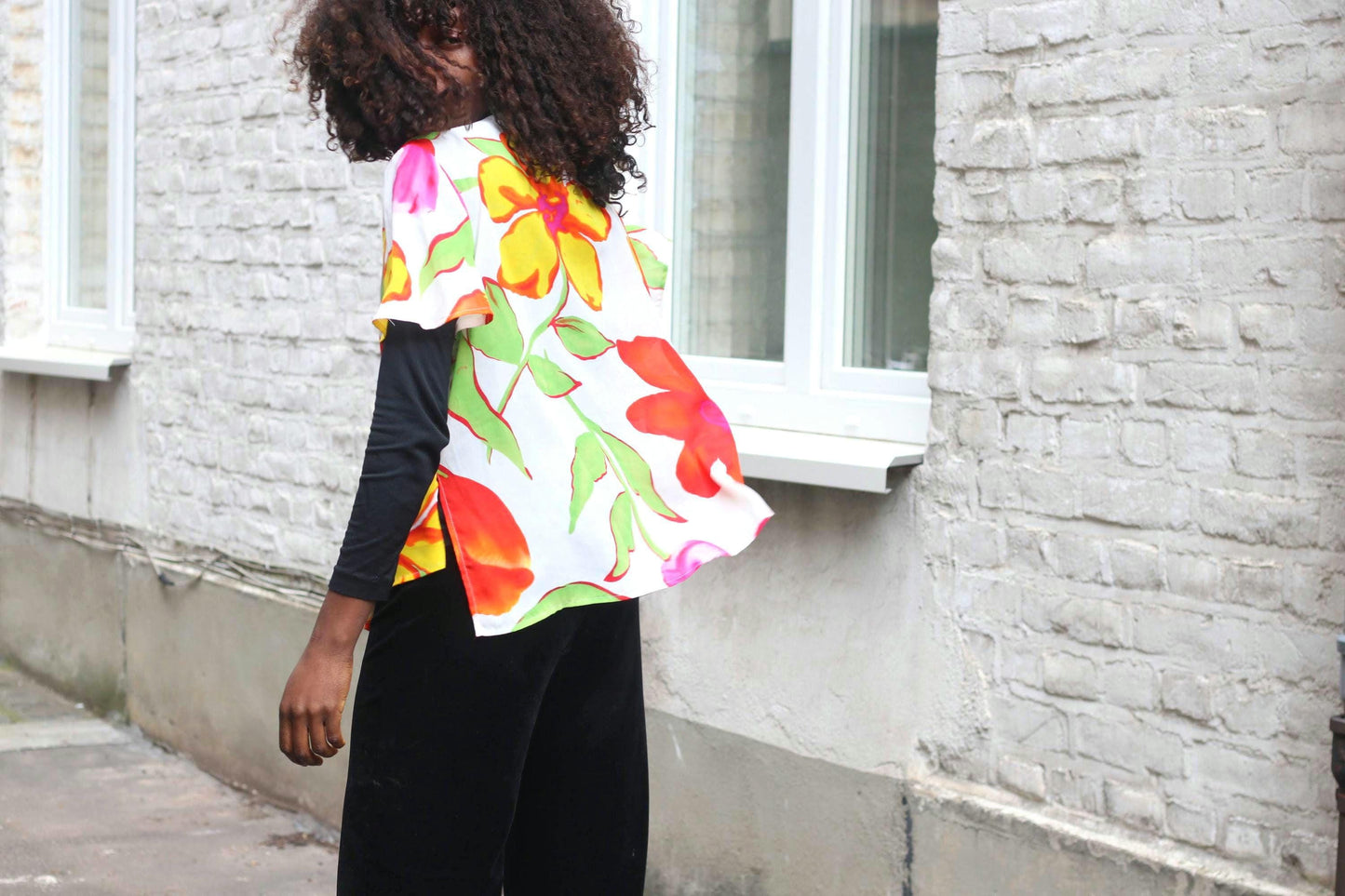 Vintage Tropical Floral Button-Up Blouse | Size S-M