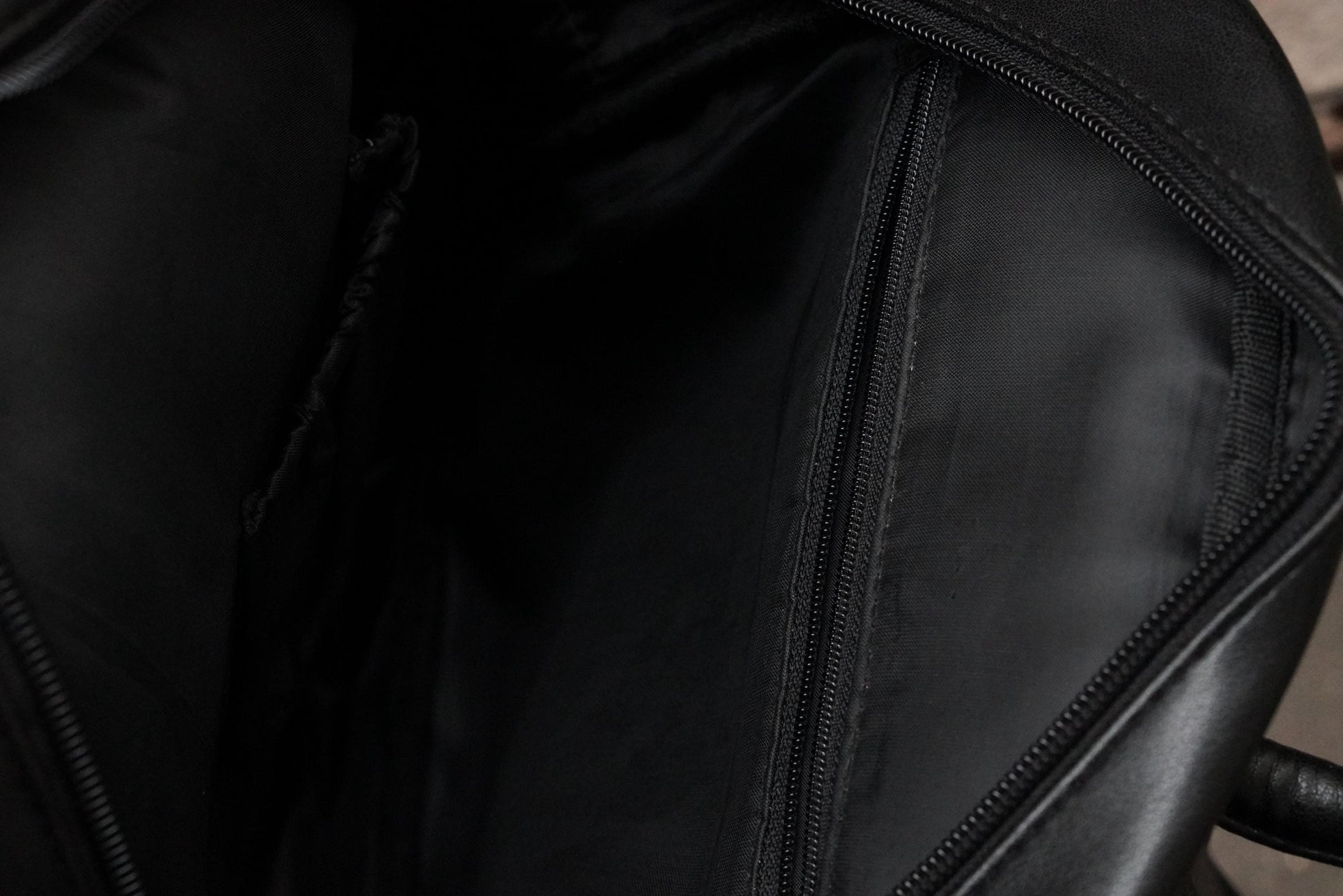 Vintage Leather-Look Mini Backpack: Chic Women's Daypack