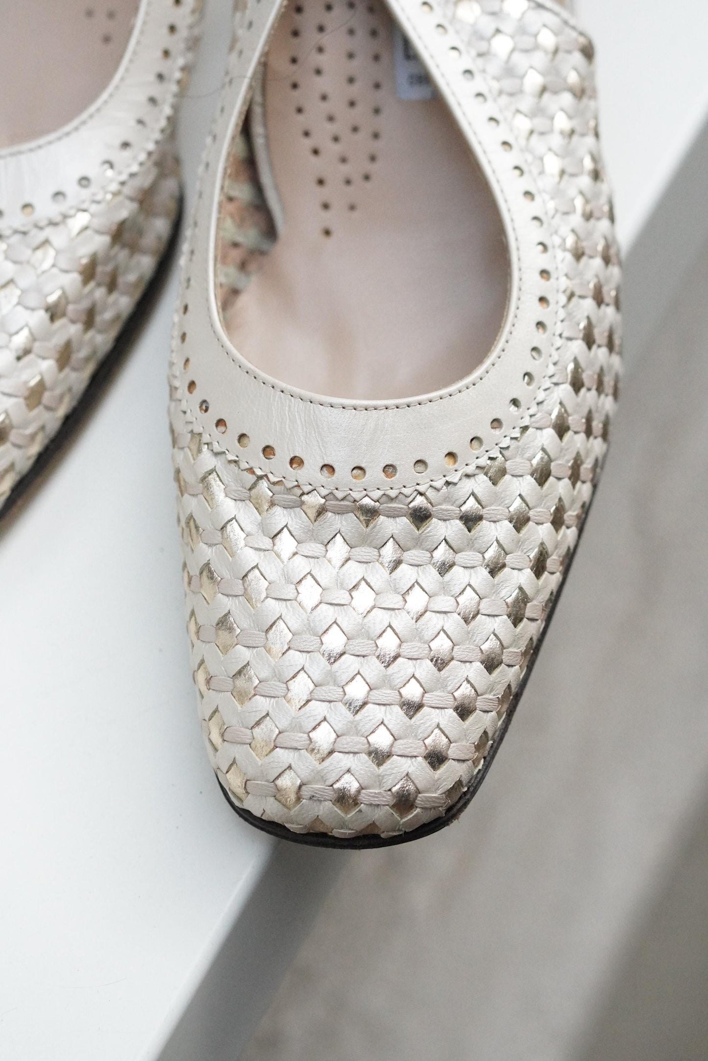 Vintage Italian Leather Slingback Shoes Cream Gold Woven Flats Square Toe Size 38.5