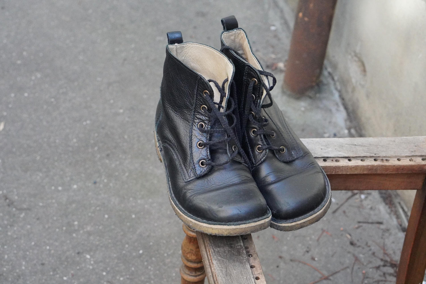 Maahiset Black Leather Lace Up Boots Wide Toe Box Finnish Vintage Minimalist 39