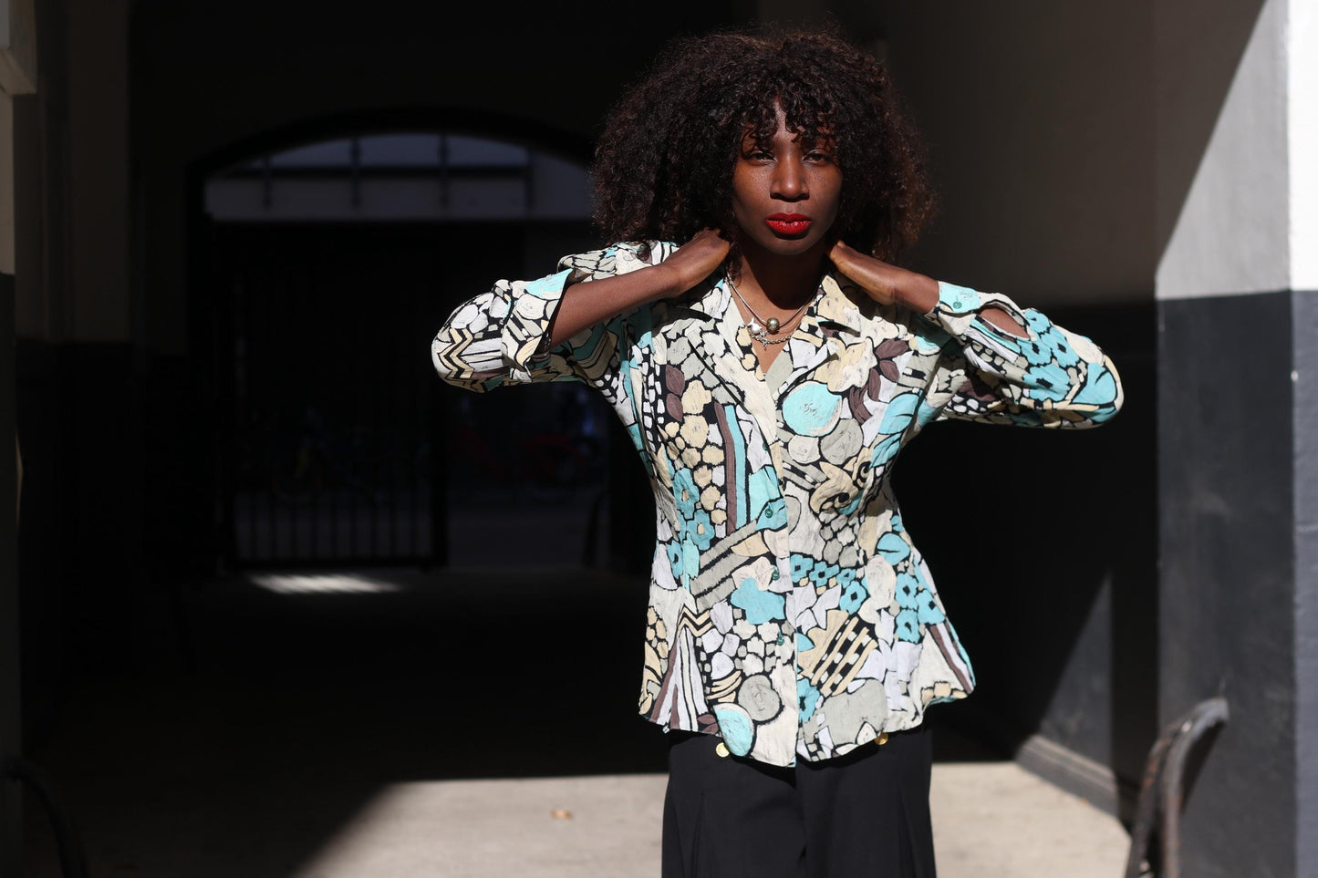 90s Vintage Floral Viscose Blouse: Blue & White Print