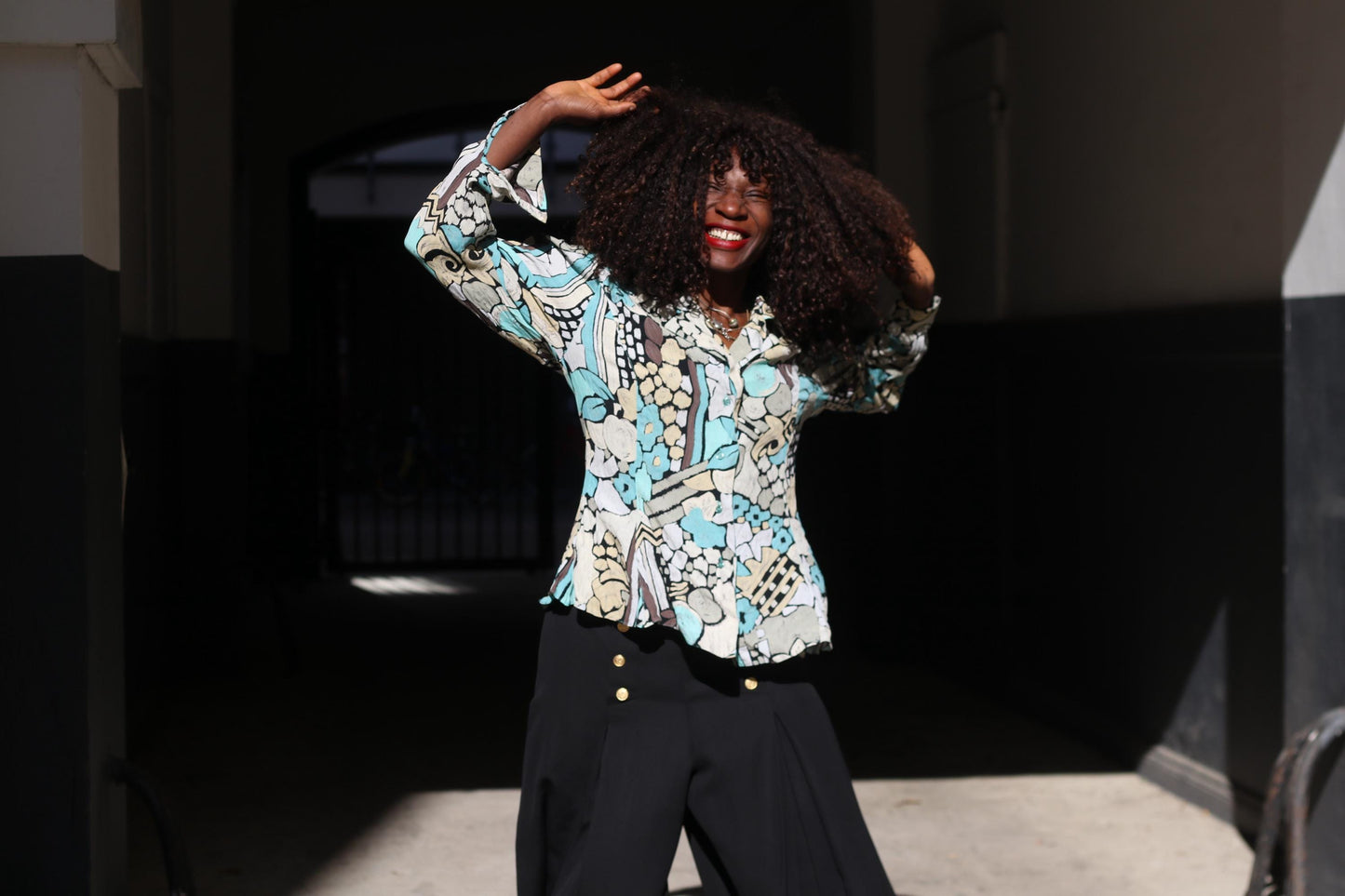90s Vintage Floral Viscose Blouse: Blue & White Print