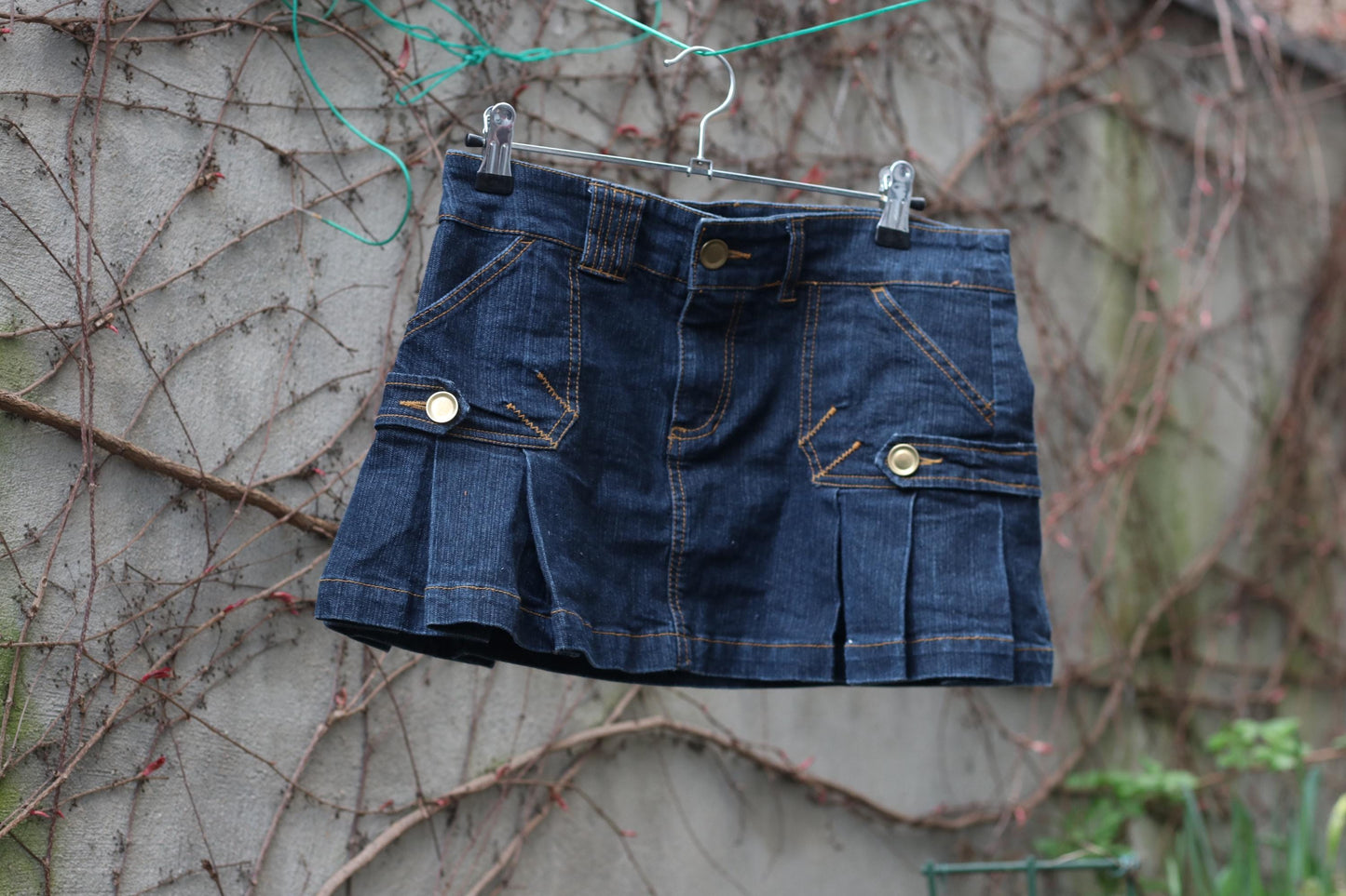 Denim Pleated Mini Skirt Low Rise Y2K Style Cargo Pockets Dark Wash Size S 36