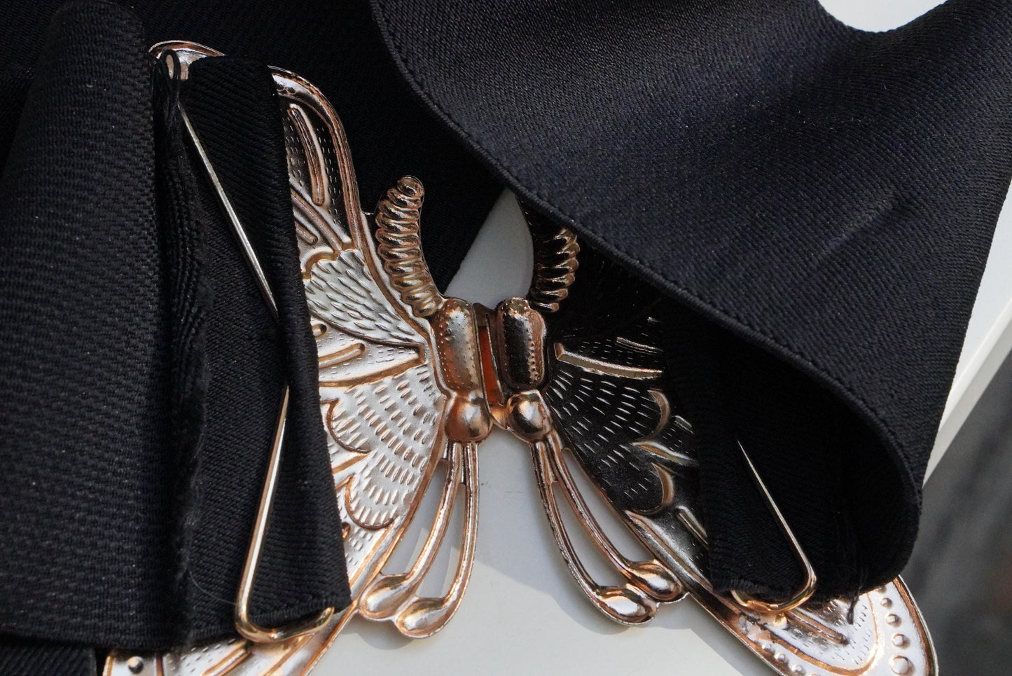 Butterfly Belt Vintage 80s Cinch Waist Elastic Gold Animal Buckle Statement Wide